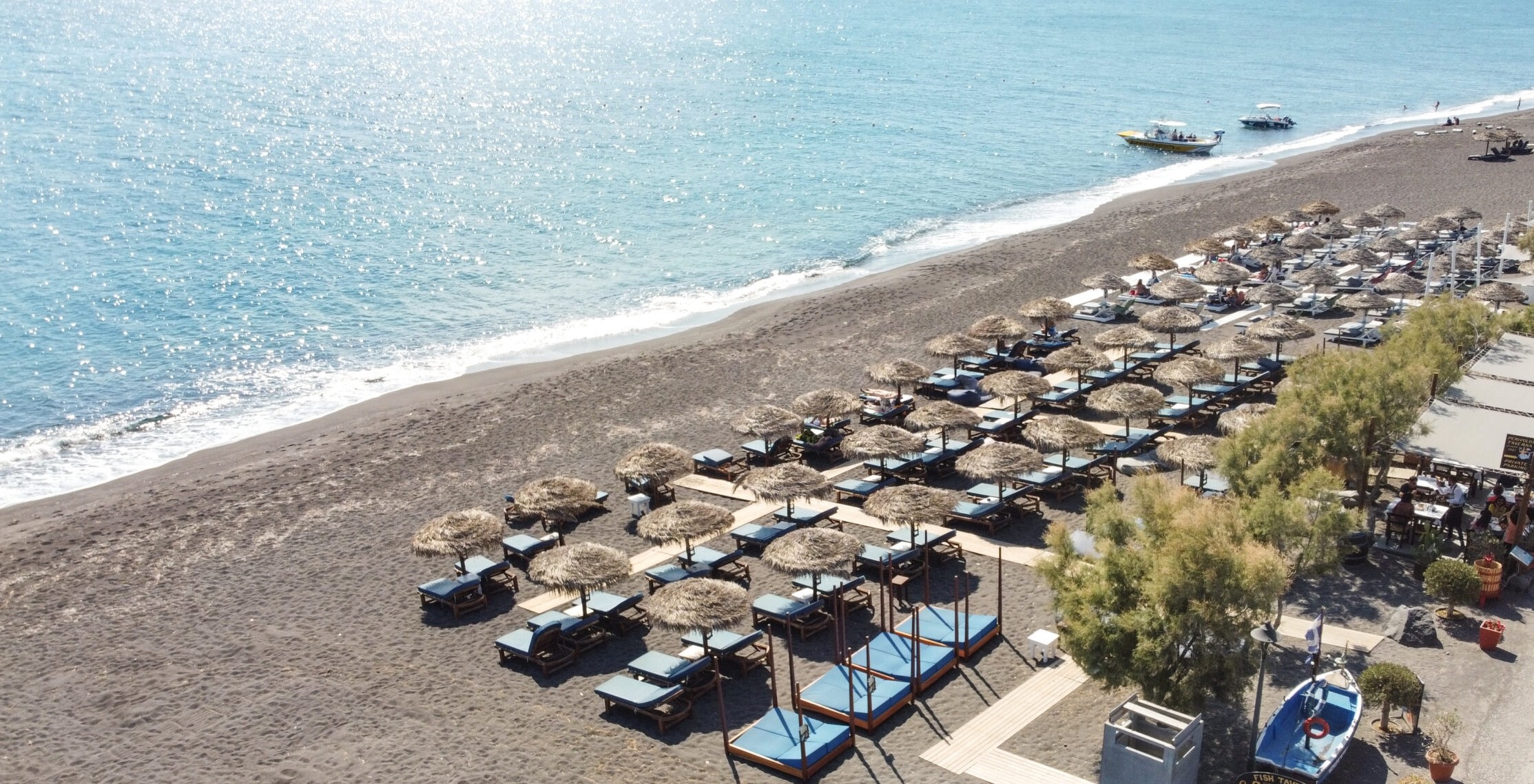 Perivolos Beach: The Cosmopolitan Hub