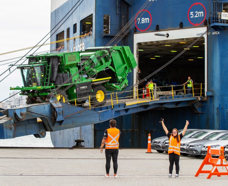 Equipe Fast Shipping em visita técnica ao Porto de Xangai.