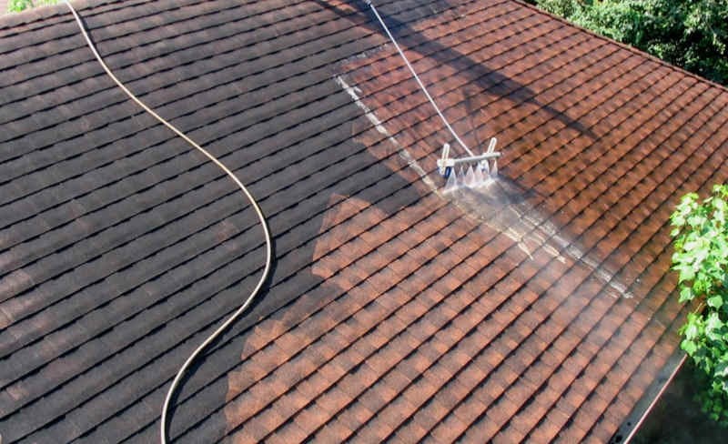 cleaning roof shingles