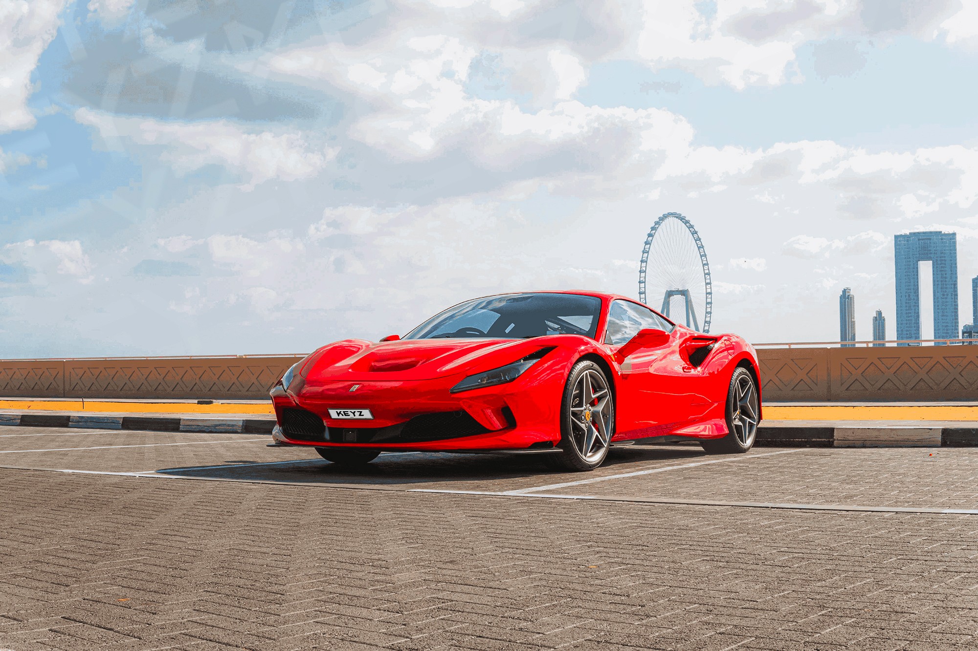Vue extérieure Ferrari F8 Tributo Rouge – Location Supercar à Dubaï | Keyz Rent