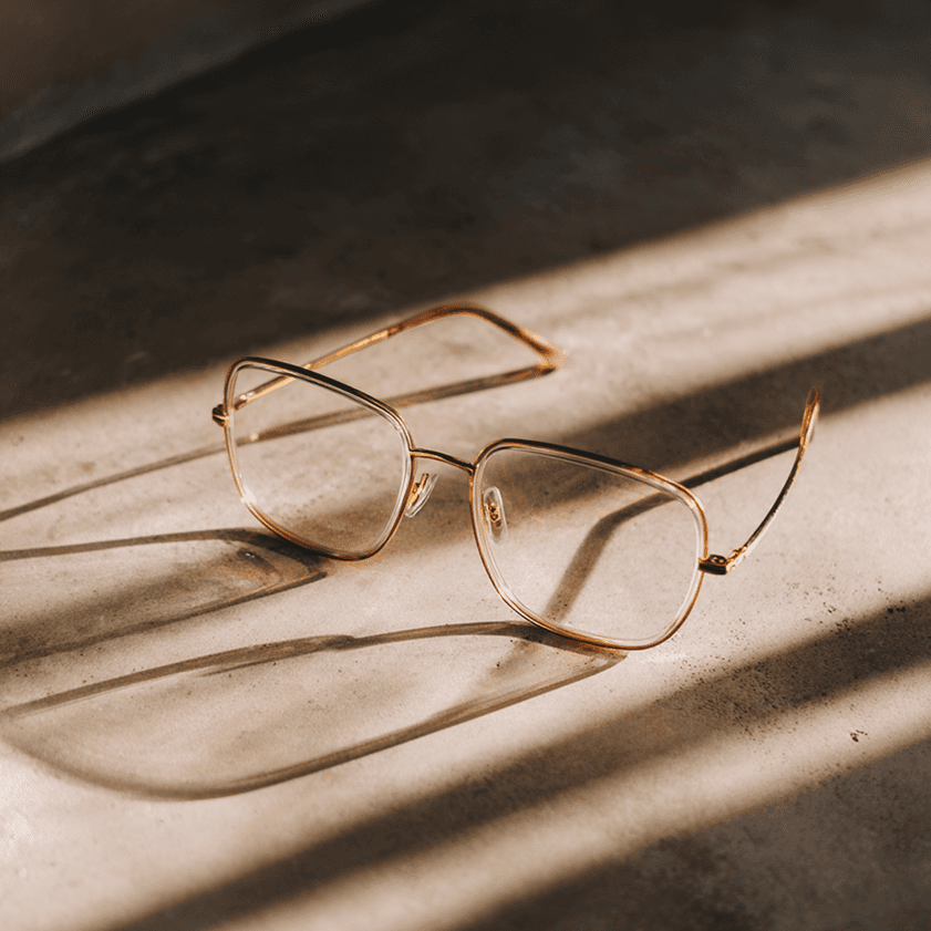 laptop screen with remoate meeting