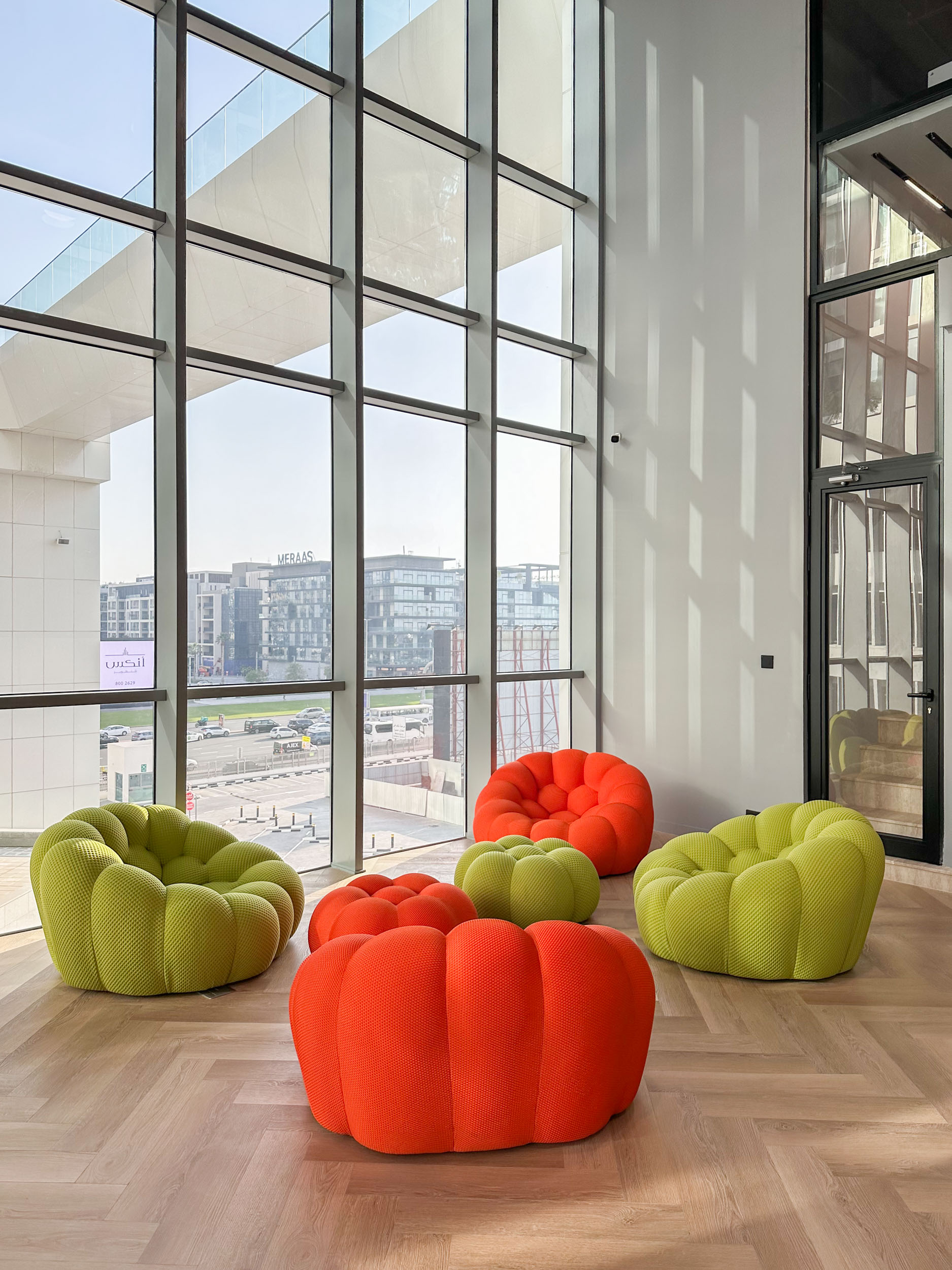 Oh My Desk Downtown – Modern coworking space in Dubai offering private offices, open workspaces, and meeting rooms with 24/7 access and high-speed internet.