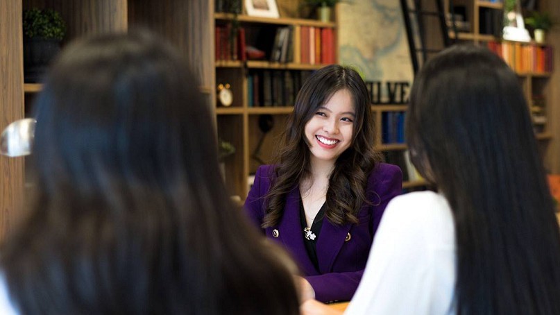 Brooke Lim is a 19-year-old Gen Z content creator, micro-influencer, and tuition teacher in Singapore