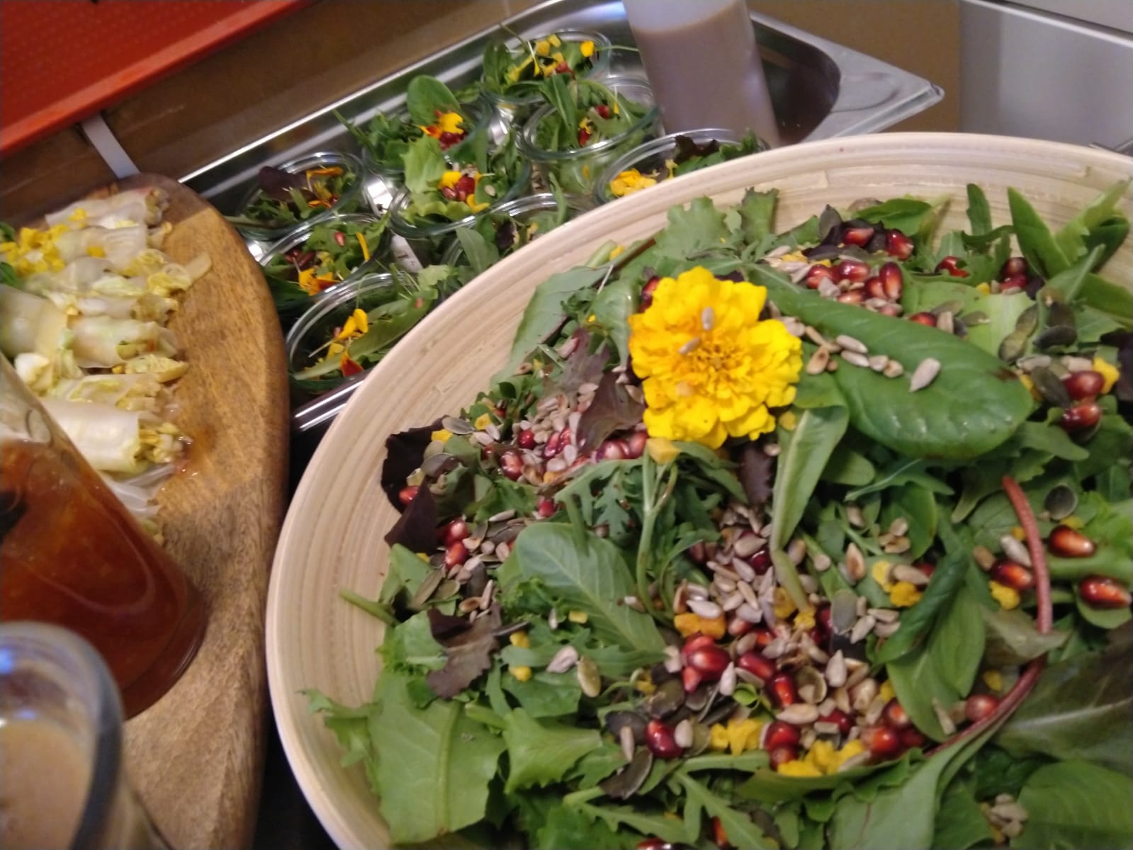 Gesunde Salate Catering Berlin für Firmenfeier - Kopf und Gaumen