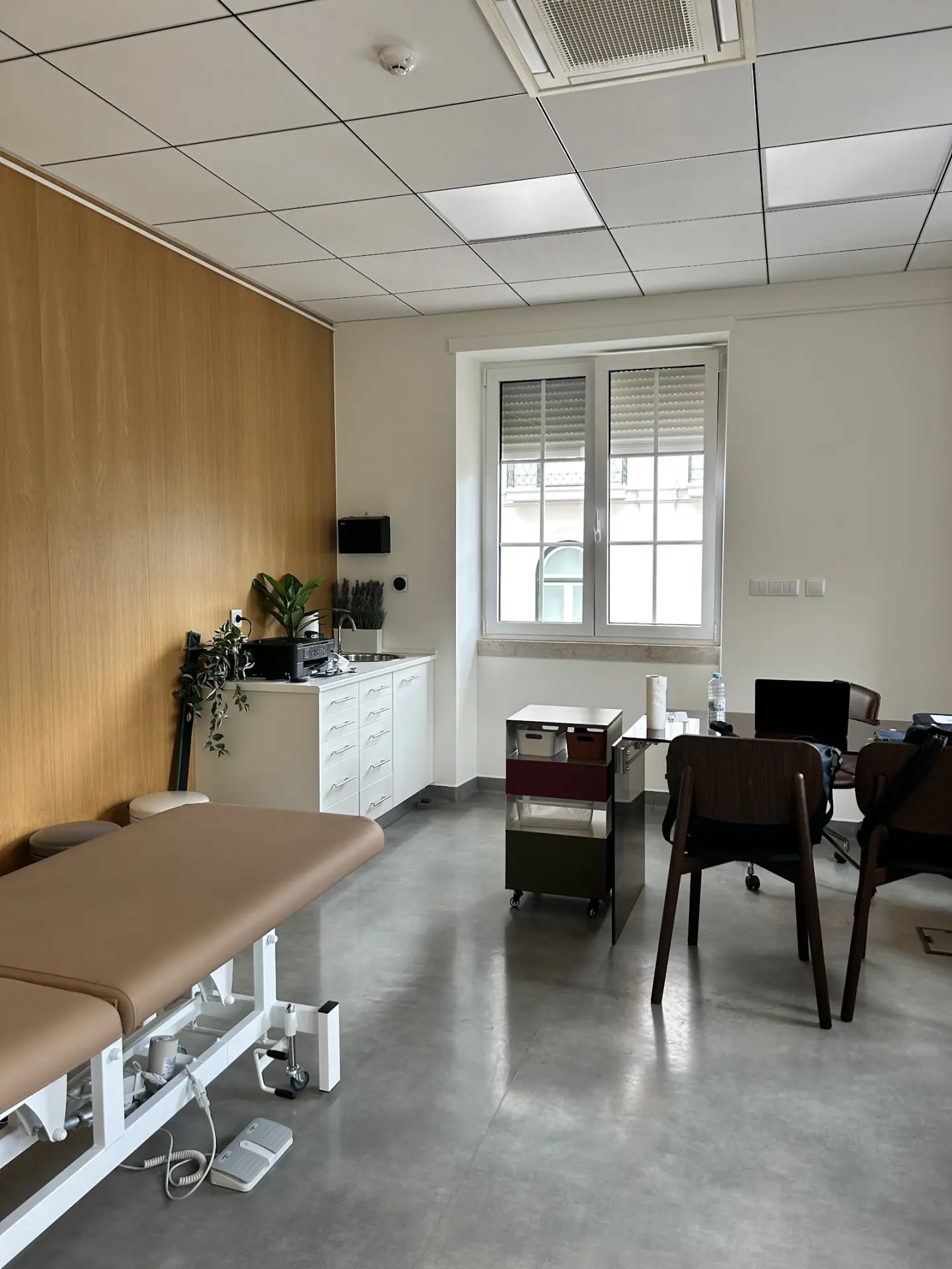An examination room at the Lisbon clinic