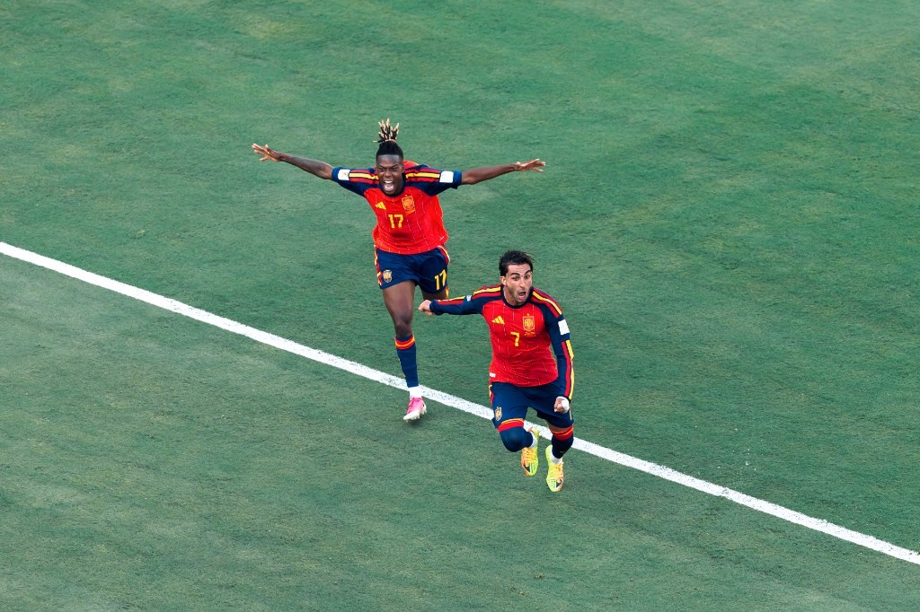 Spain players number 7 and Nico Williams celebrate during the 2026 World Cup final against Argentina