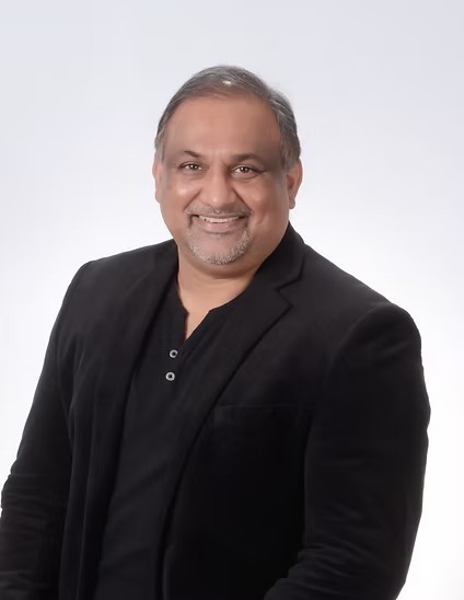 woman on focus photography