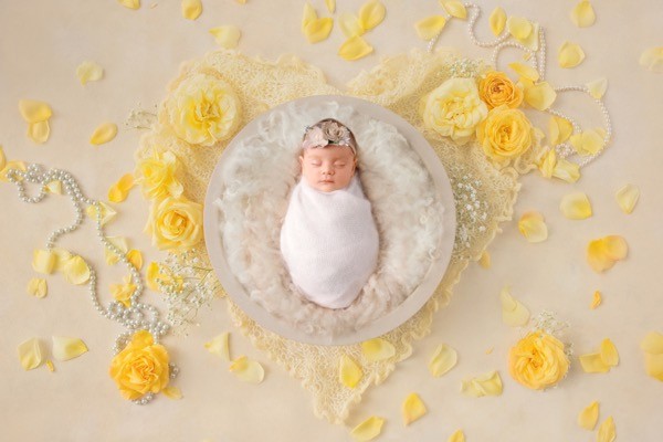 new born baby photo session by Mahvin Dubai