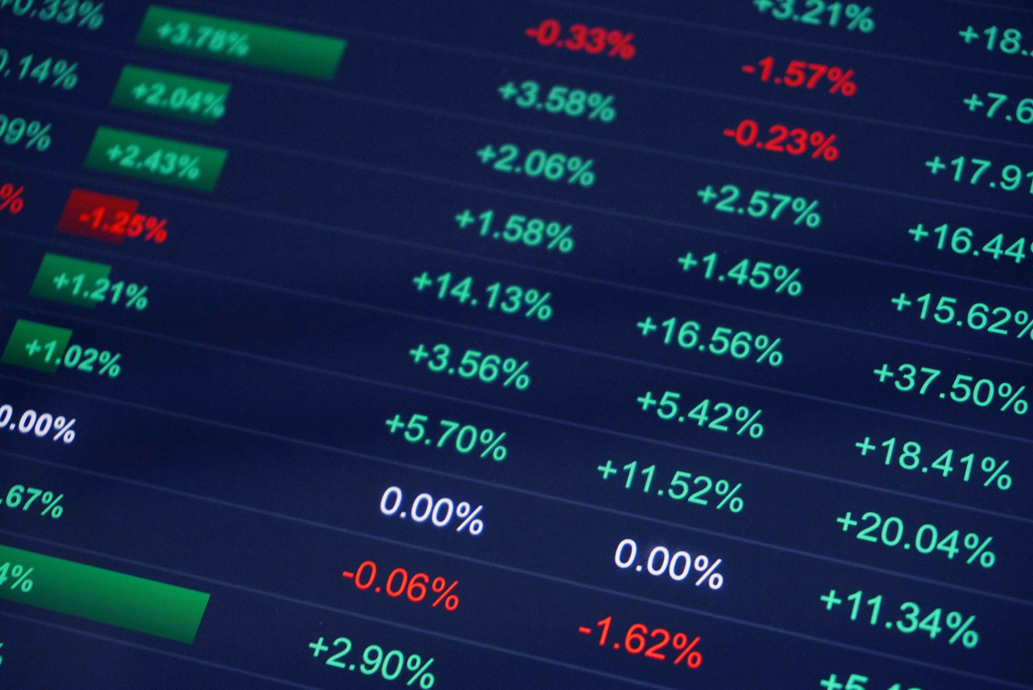 A currency trader's screen showing real time price numbers and currency fluctuations