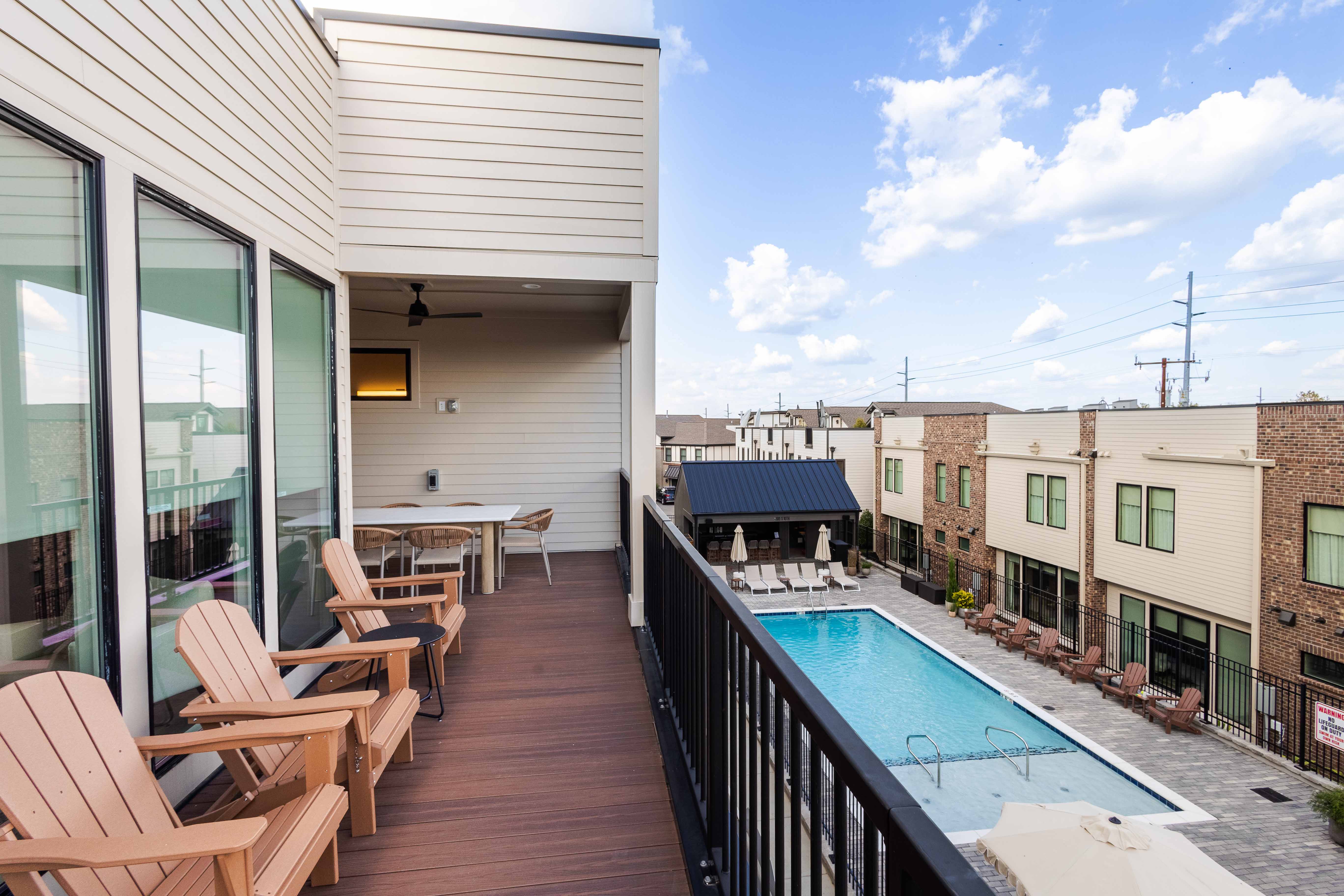 Noa Nashville Views Pool