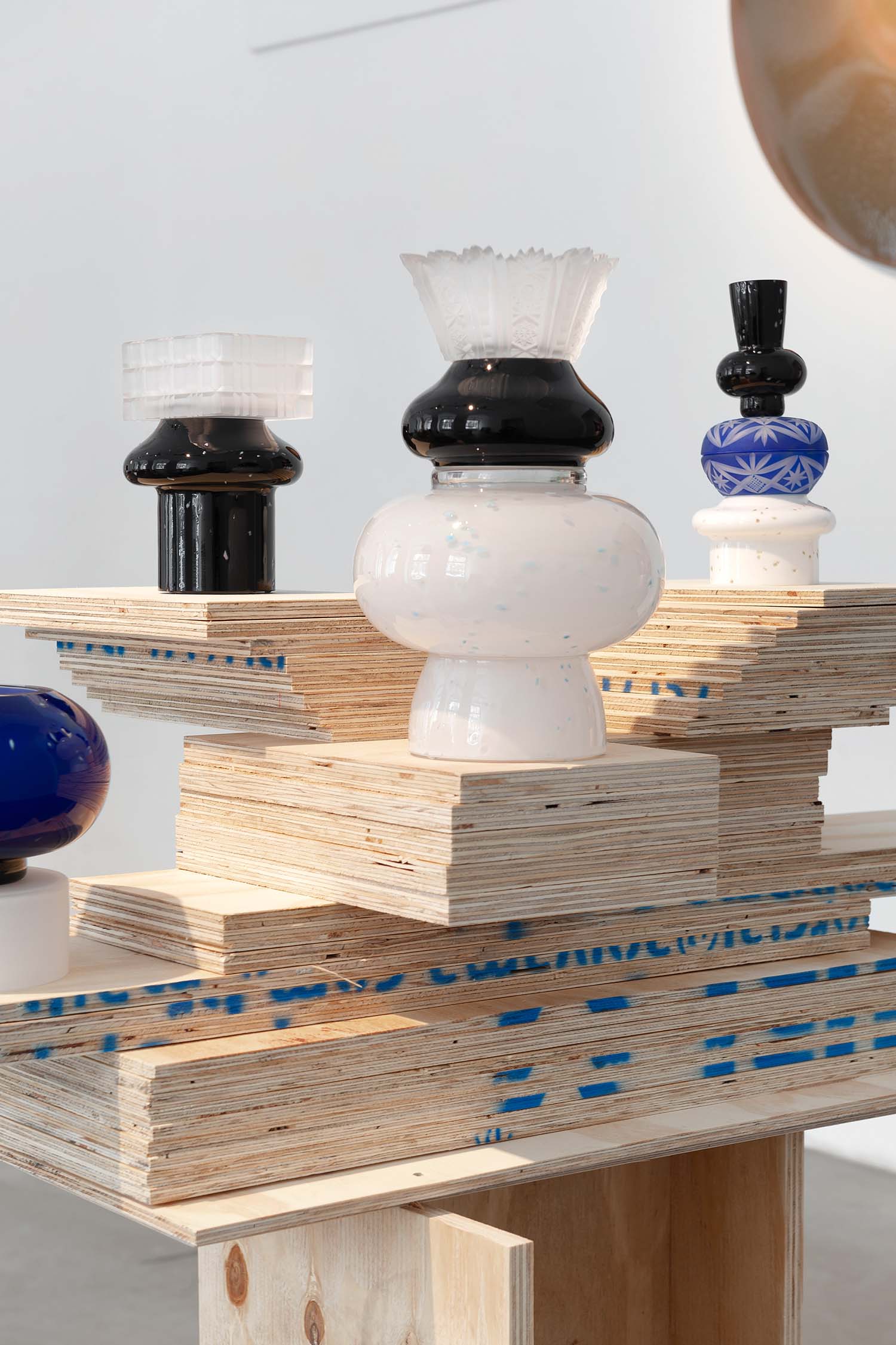 glass-objects-detail-new-glass-selection-exhibition-jiri-krejcirik