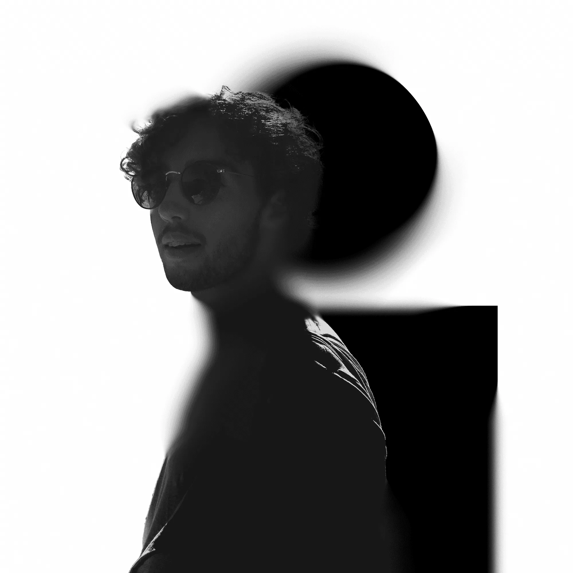 Florian Fester, Directeur Artistique et Creative Ops freelance basé à Amiens, fondateur du studio Retsef.