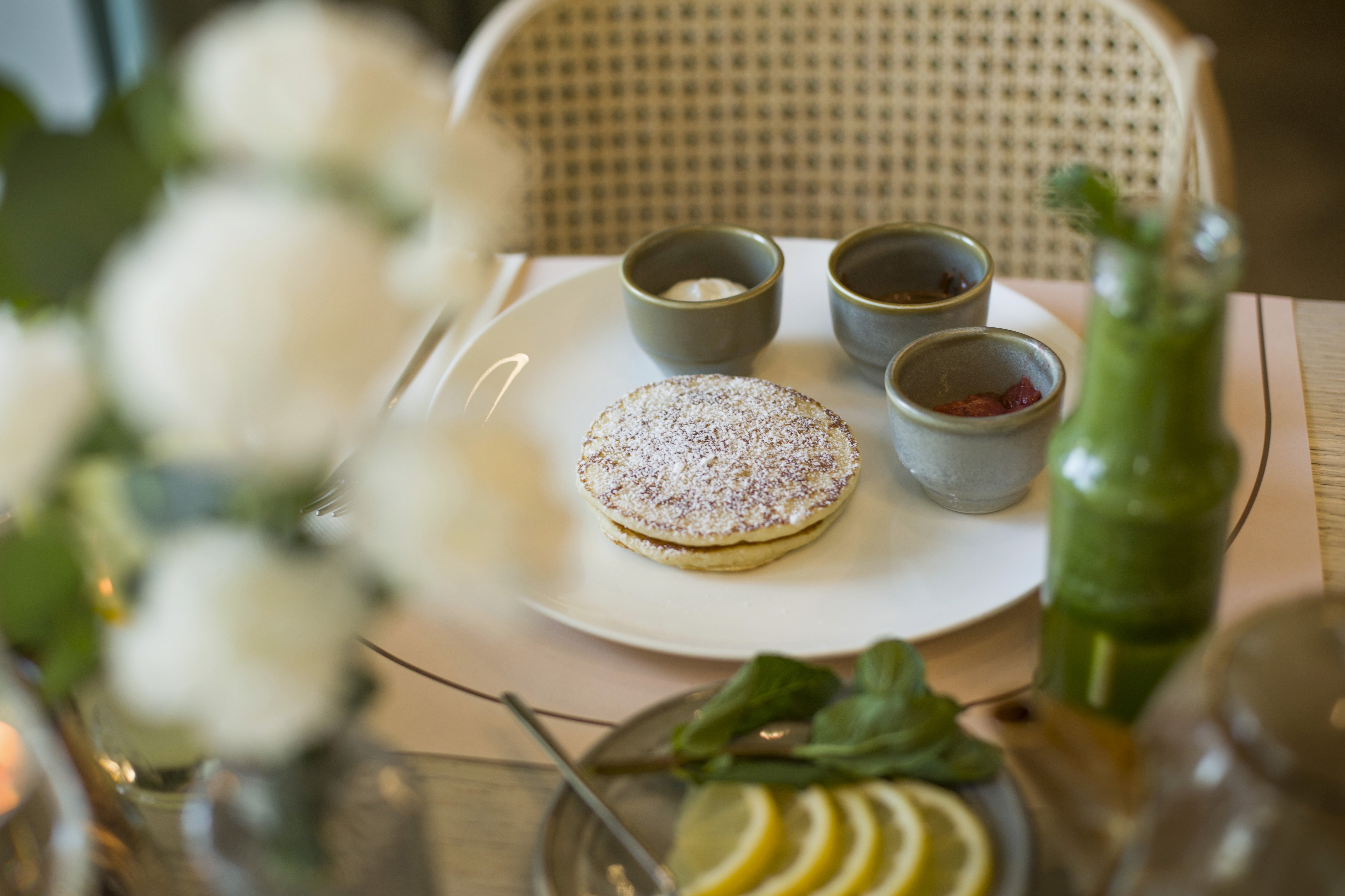 pancakes z owocami sniadanie dania dla dzieci