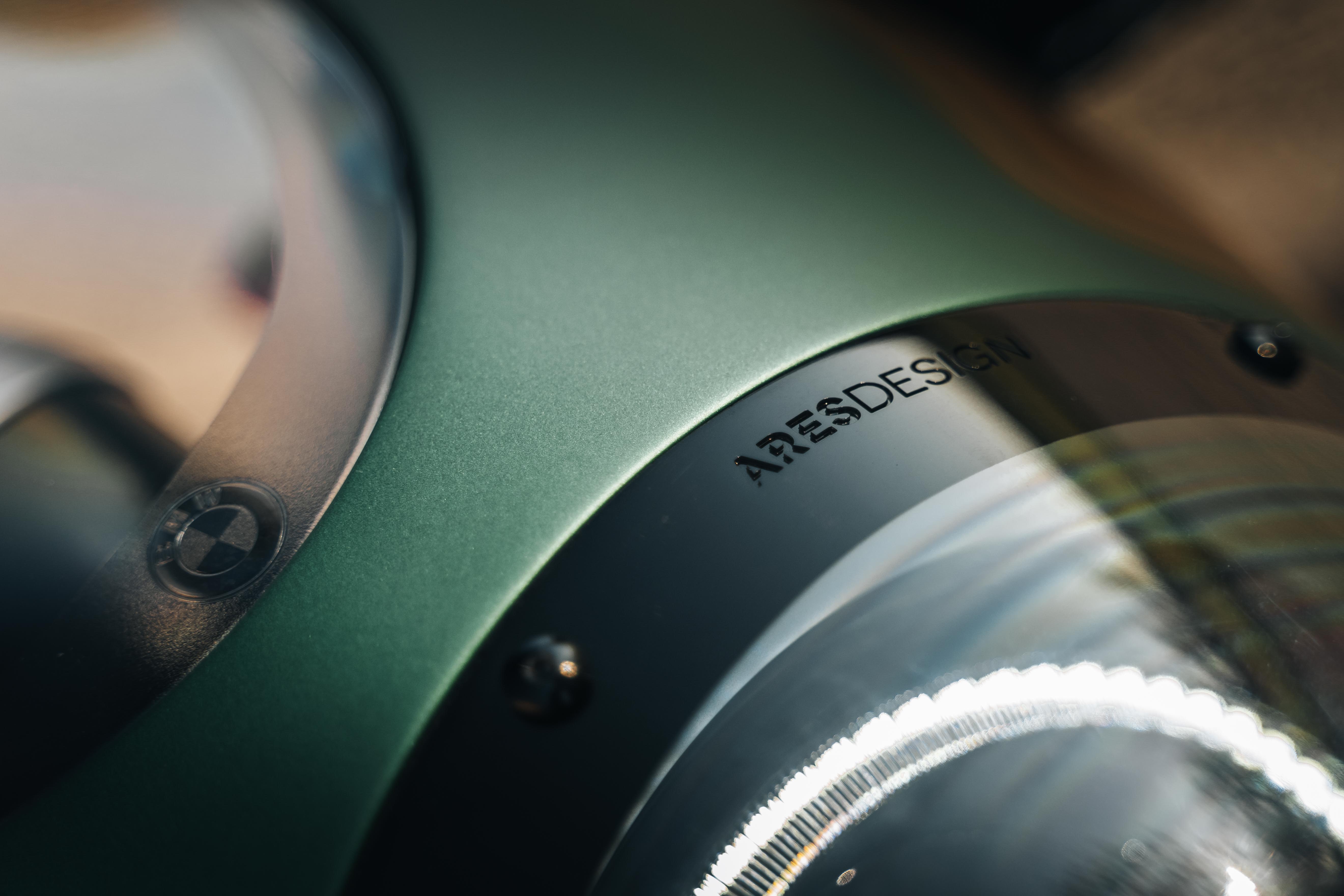 Foto di dettaglio di moto BMW Ares design