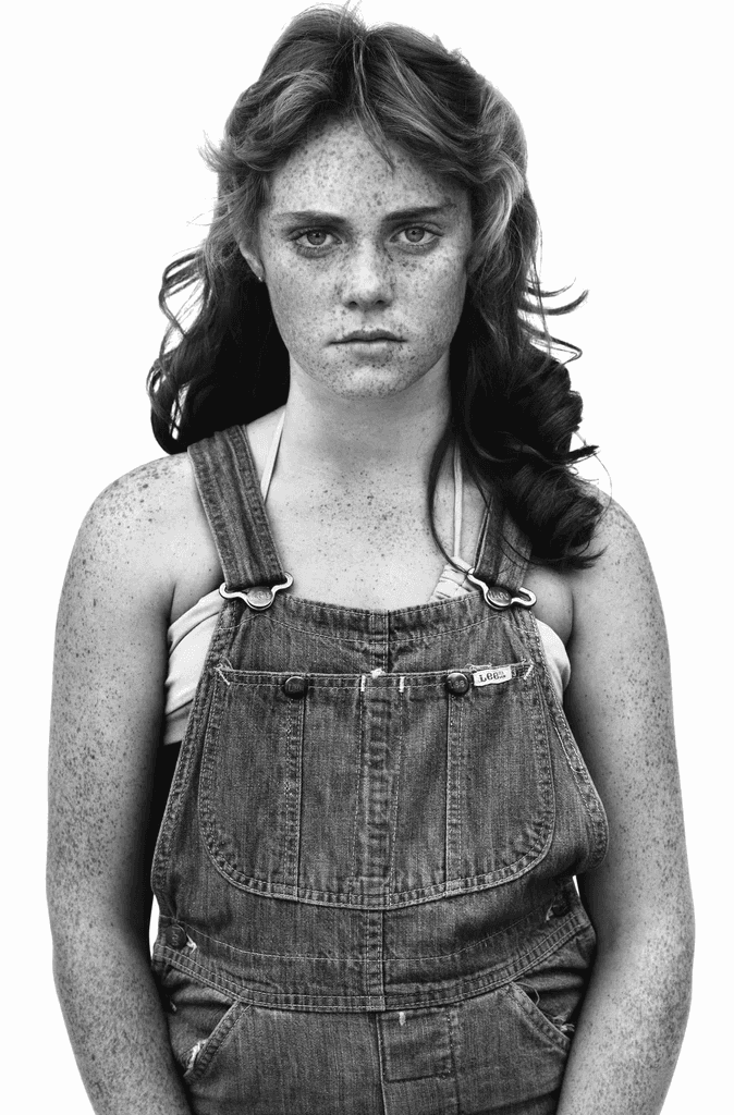 Richard Avedon photograph — “Iconic Avedon” exhibition at Gagosian Paris, article by Marine Aubenas for Studio Indice