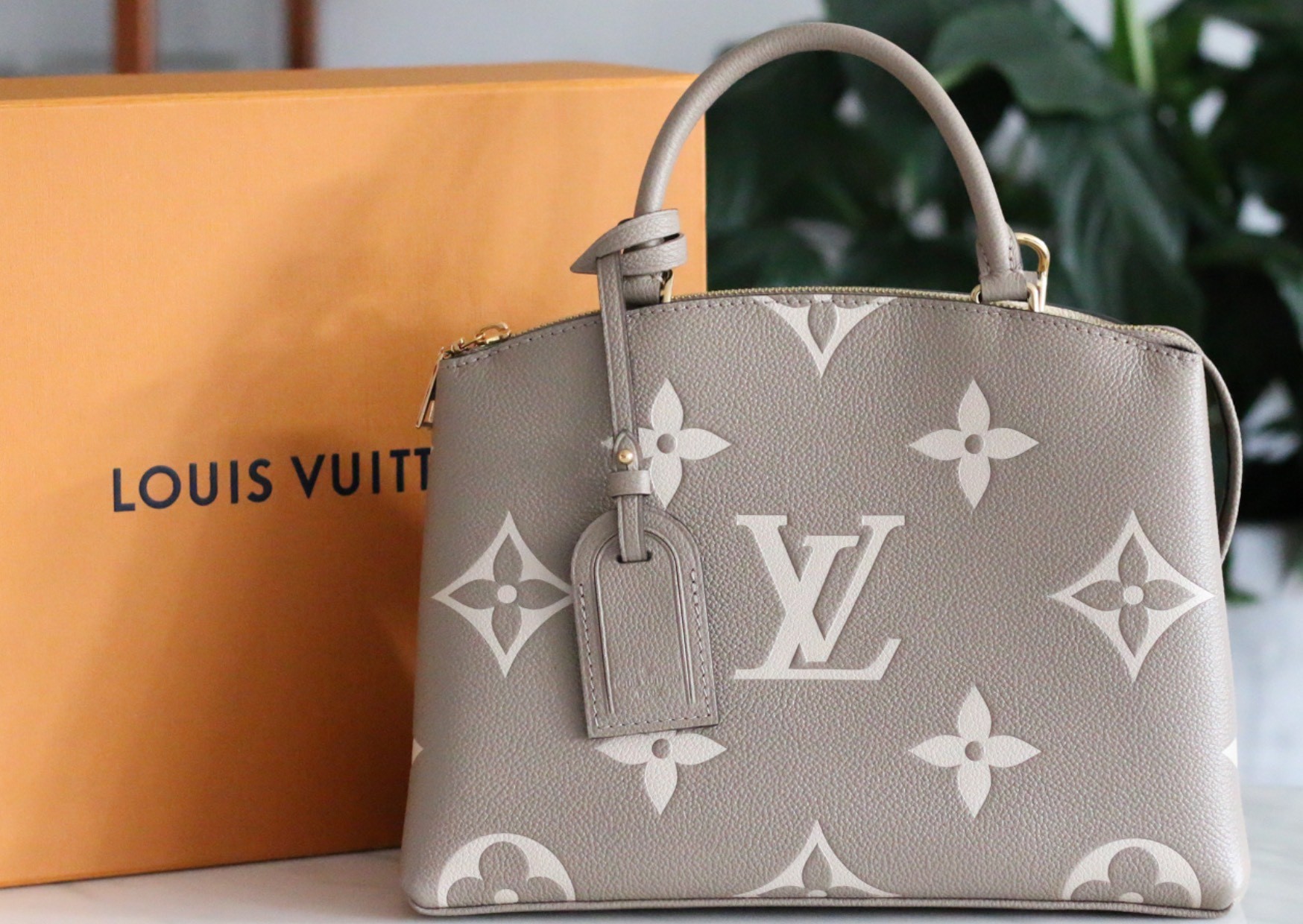 authentic real LV, Louis Vuitton Petite Palais Bag, designer luxury bags