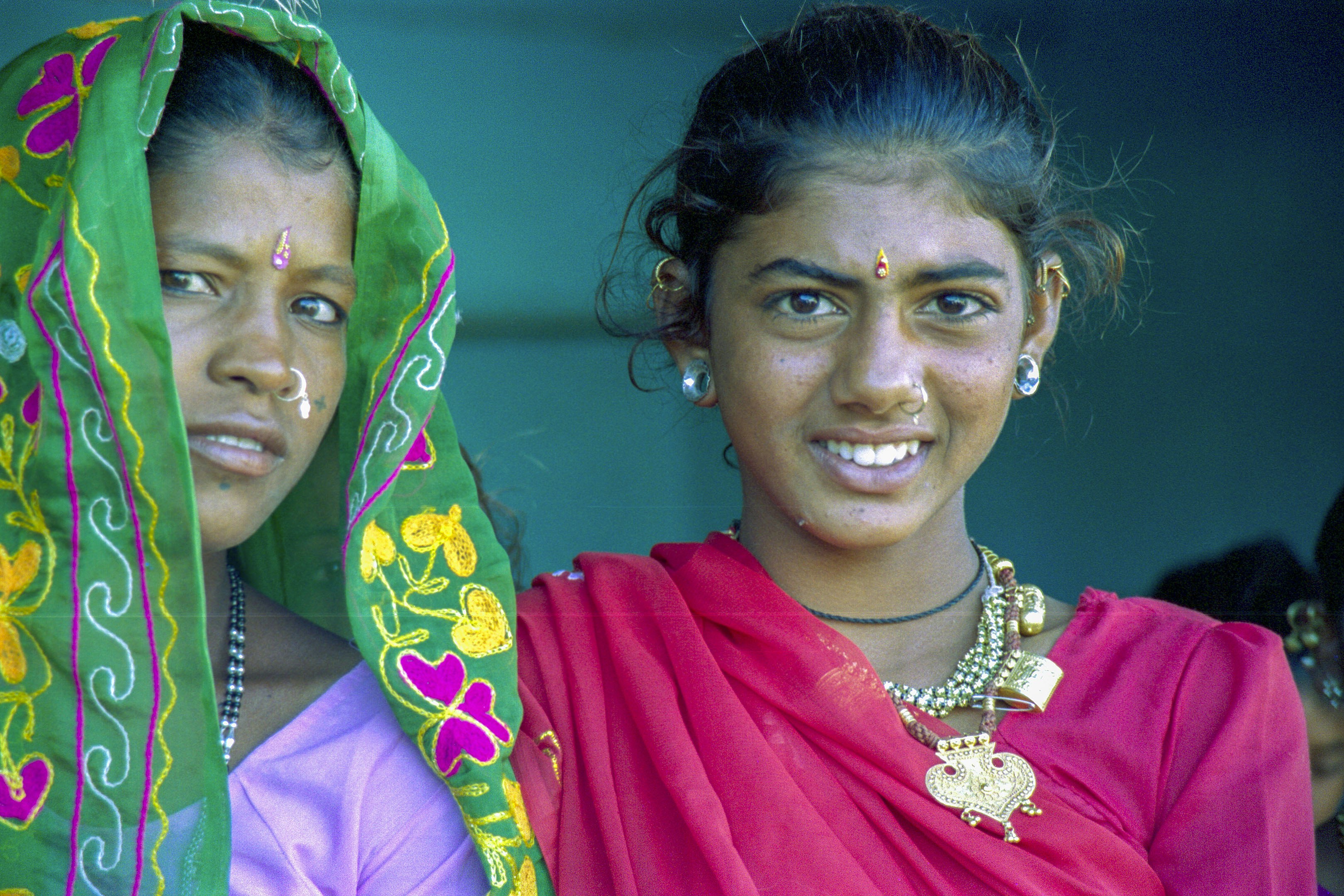 Two smiling Sri Lankan girls