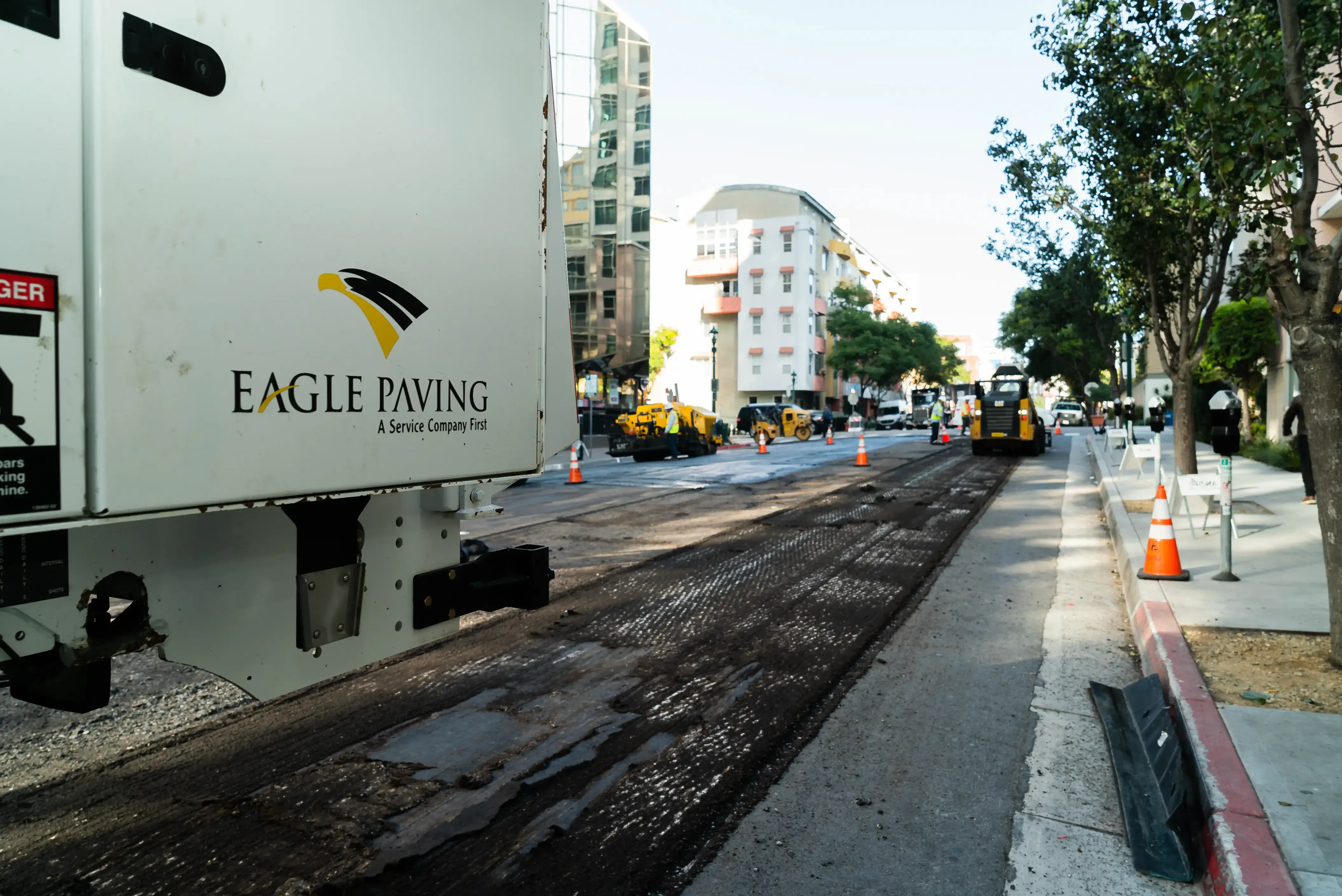 Pavement pulverizing machine on a project