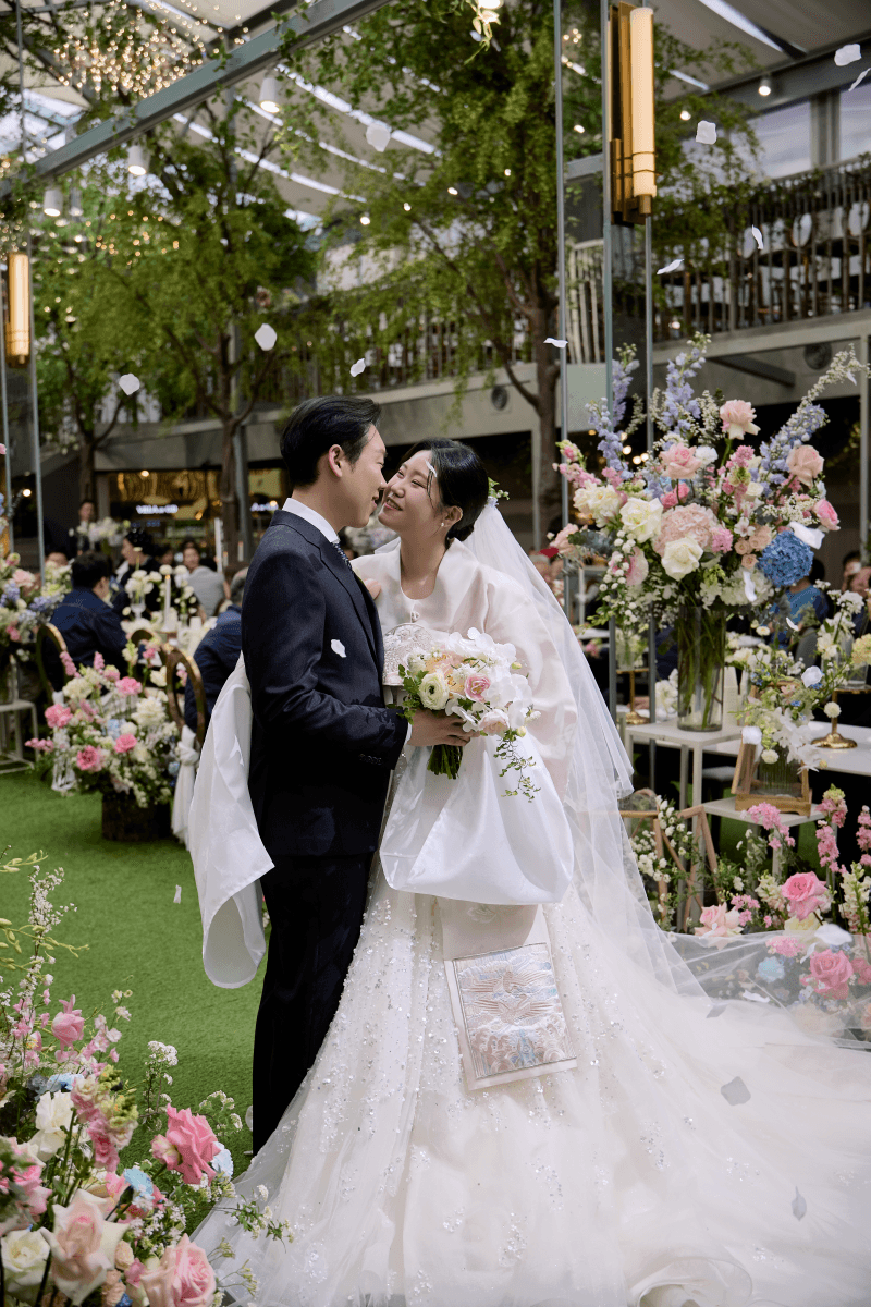 빌라드지디 논현 본식촬영 후기 | 디어데이스냅이 담아낸 하우스웨딩 2인스냅의 감성