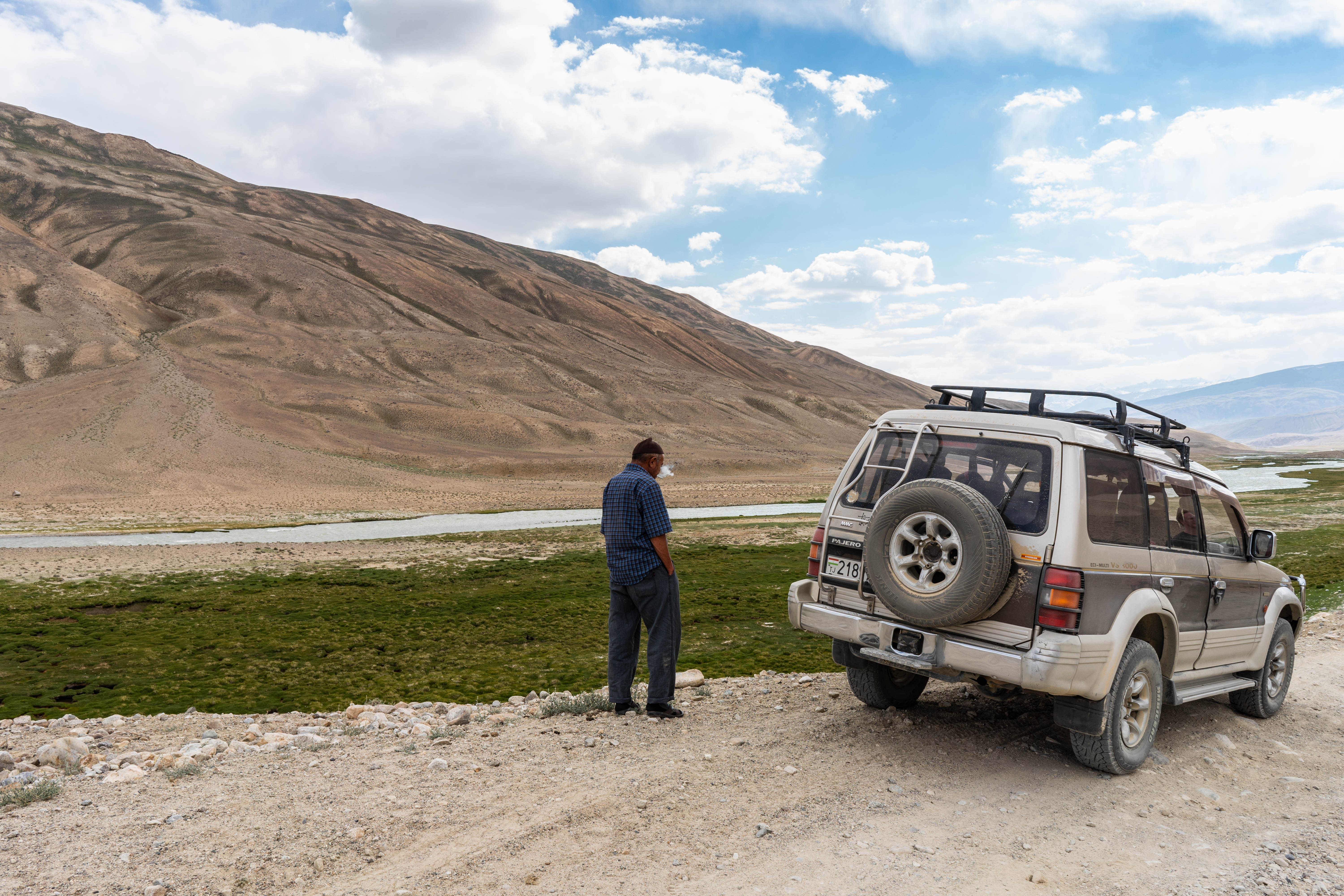 driver pamir highway