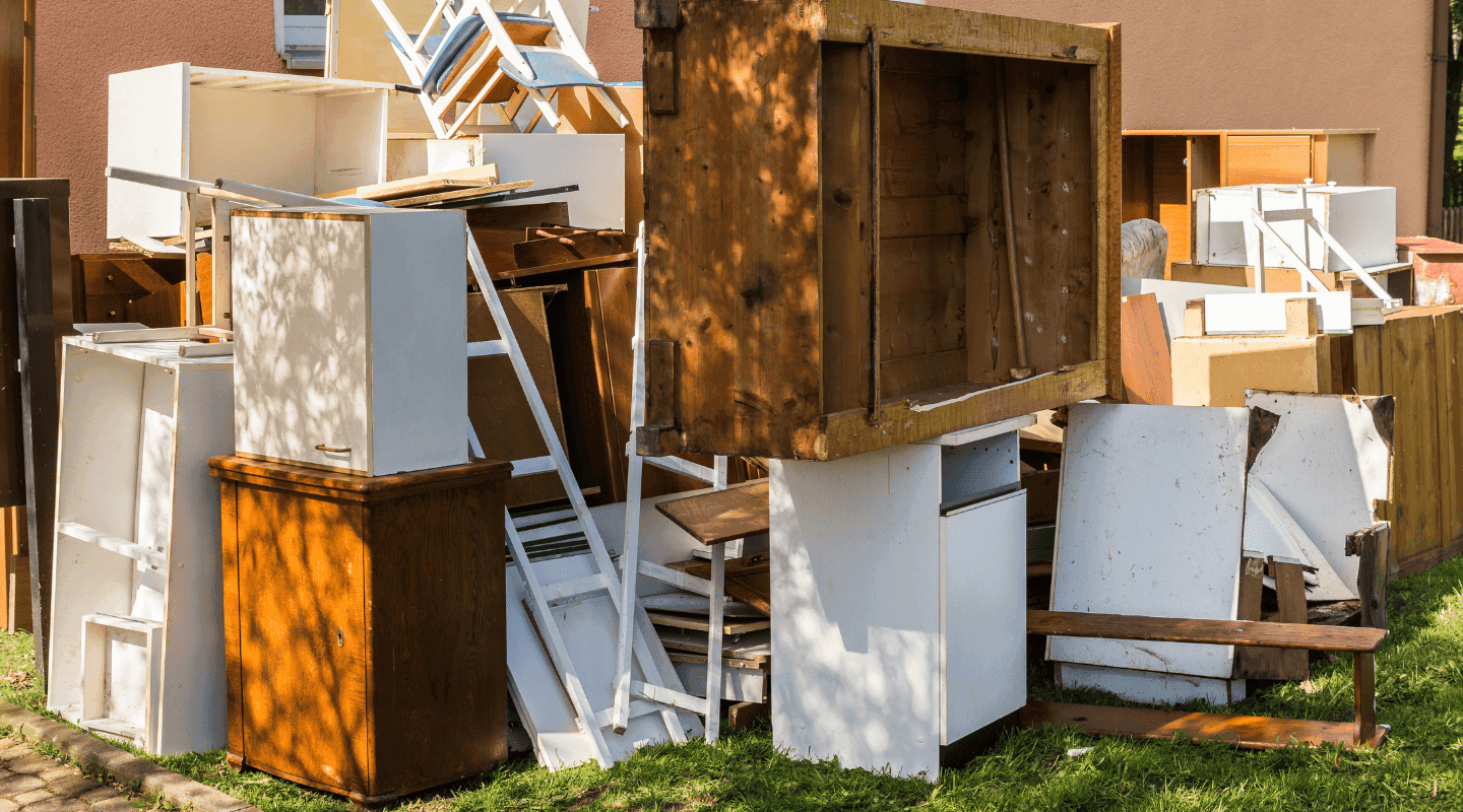 Odvoz kosovnih odpadkov – praznjenje garaž, kleti, stanovanj in praznjenje poslovnih prostorov
