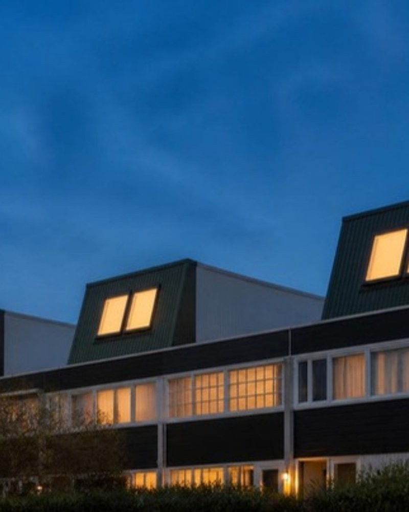 Groene dakopbouwen in de avond