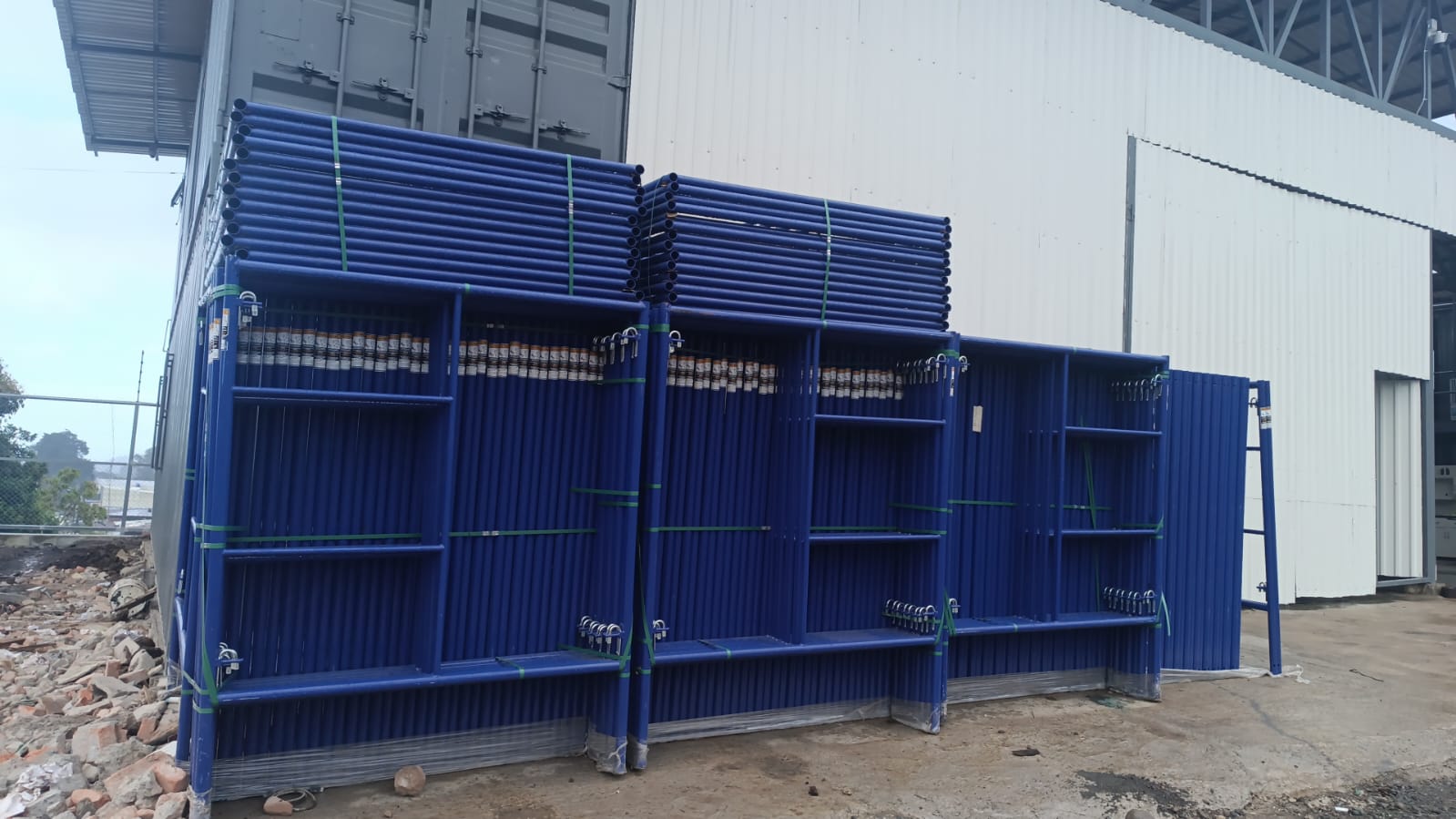 Andamios nuevos robados de Barmo Equipos circulando en el mercado tras estafa reciente