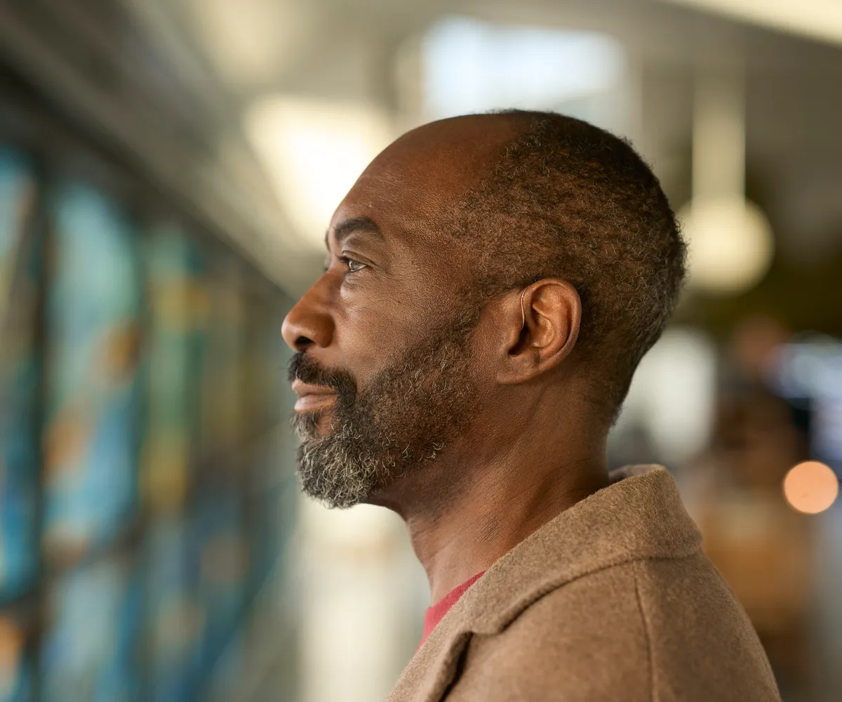 Faire du sport avec son appareil auditif ? C'est possible. Découvrez tous les conseils de nos audioprothésistes.