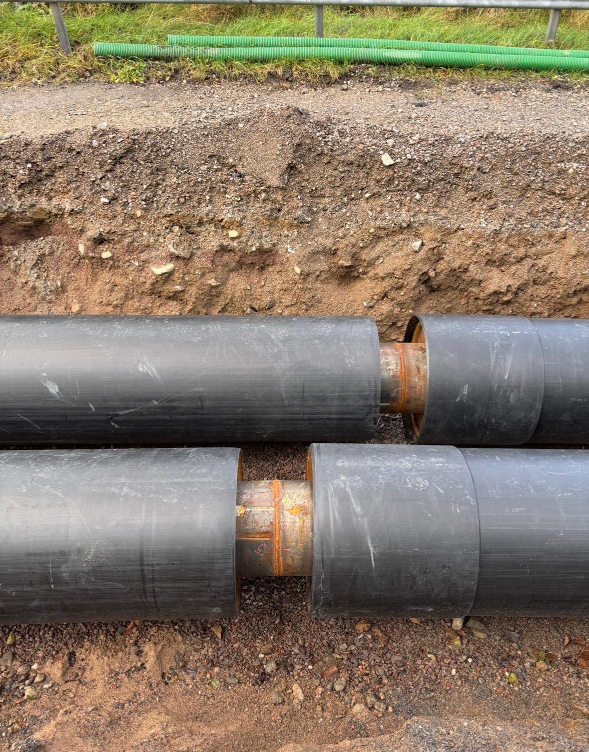 District heating pipe