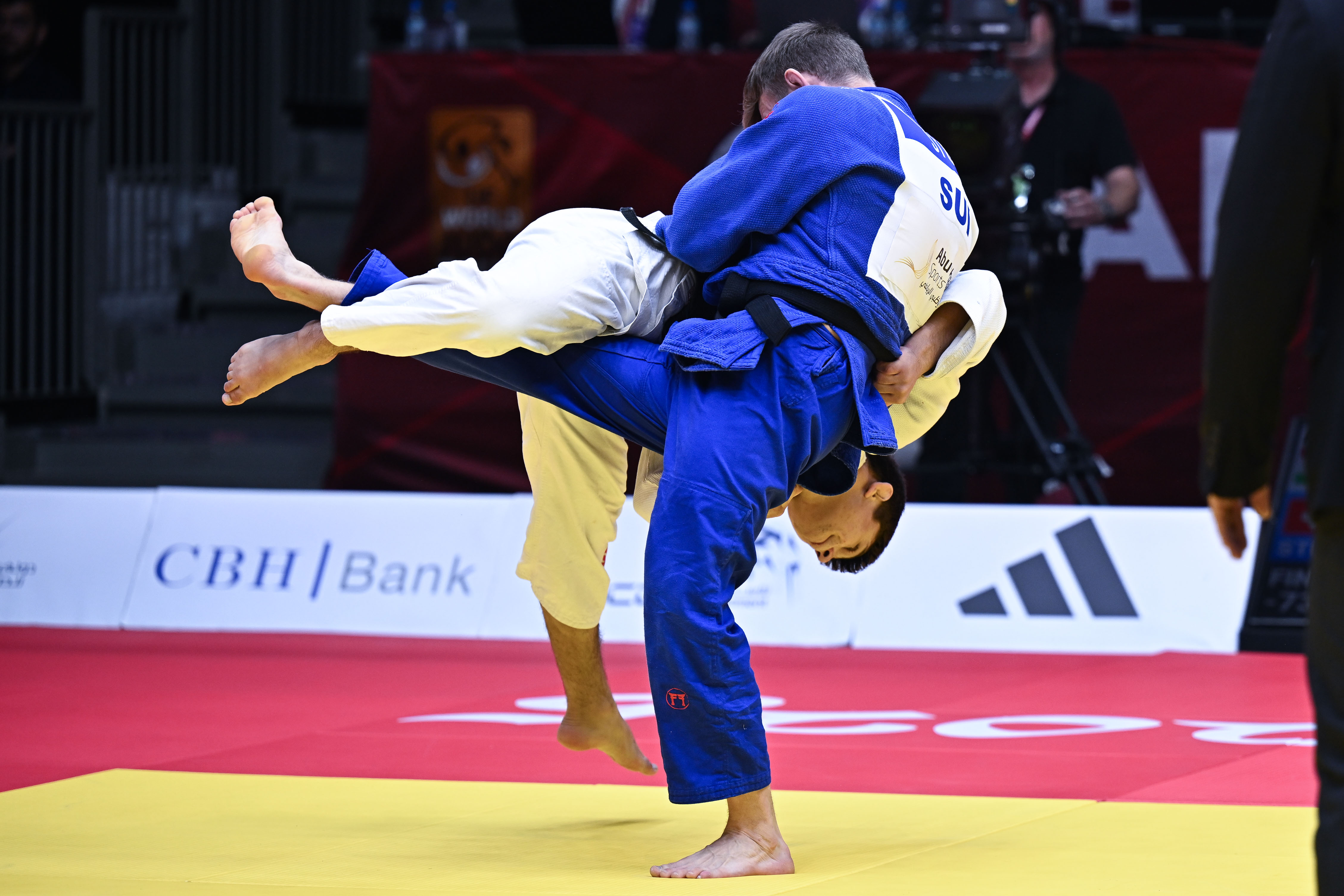 A fight between two judo athletes