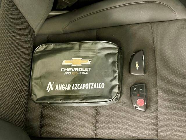 Chevrolet Silverado 5.3 V8 Custom Doble Cabina 4X4 At