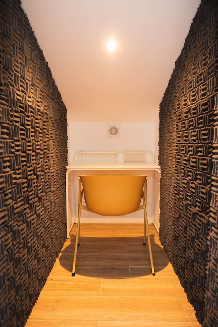 sound dampening phone booth for taking private calls while coworking
