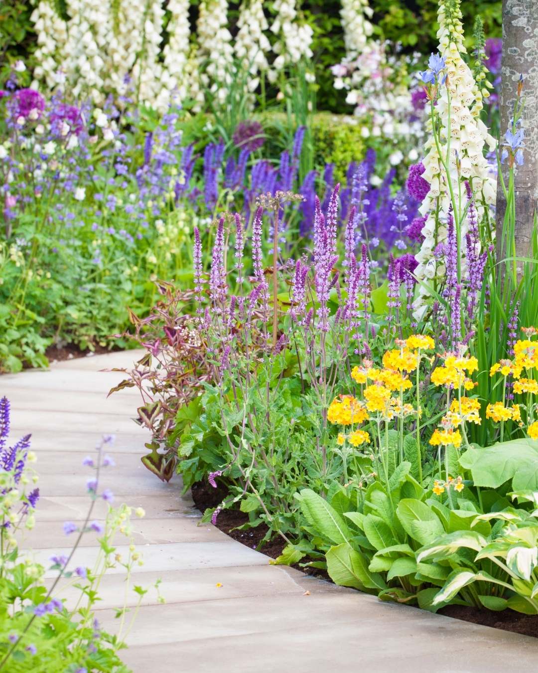 How Can We Help With Residential Flower Bed Edging 