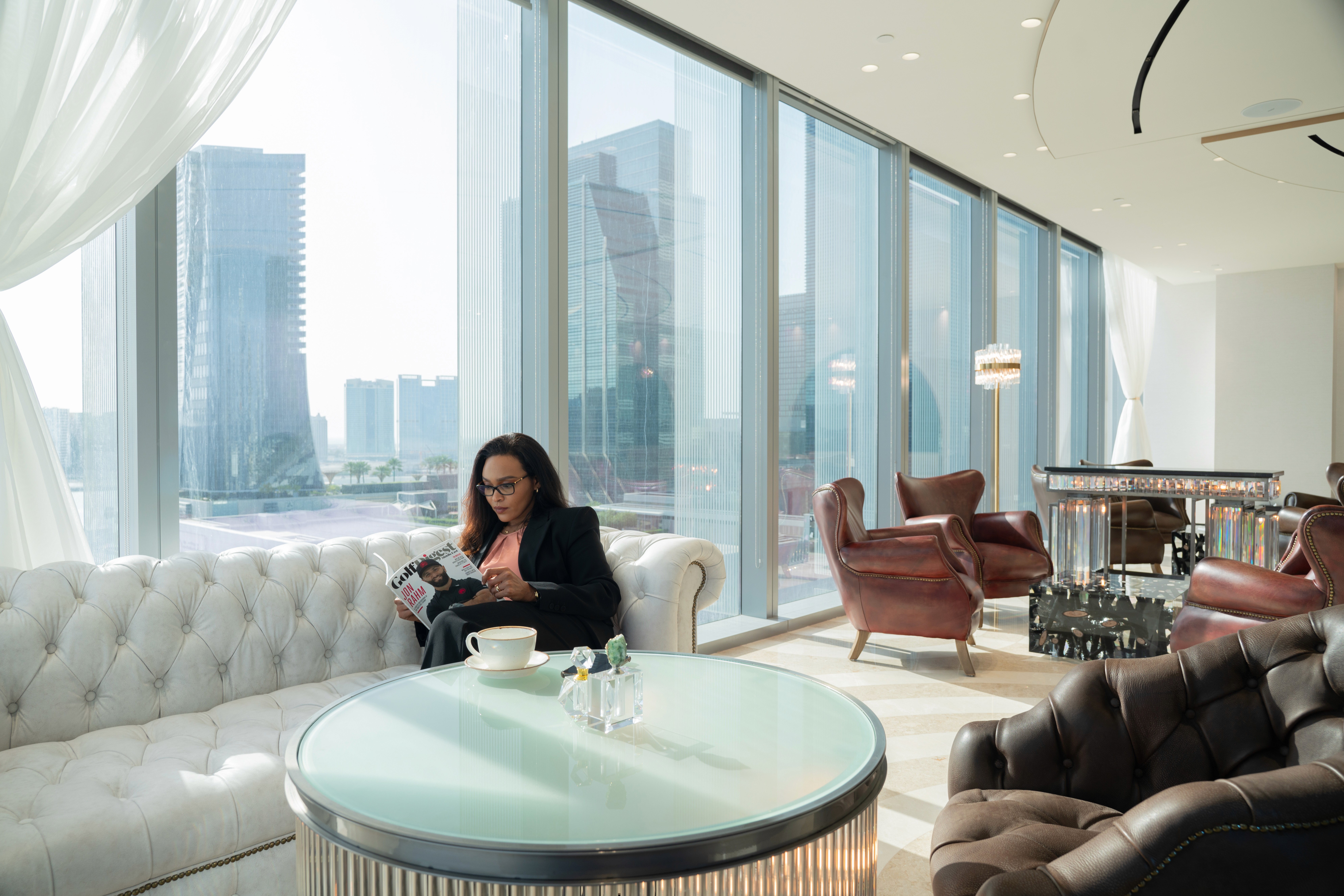 مكاتب مرنة ومجهزة بالكامل للإيجار في أبوظبي، توفر بيئة عمل مثالية داخل سوق أبوظبي العالمي.