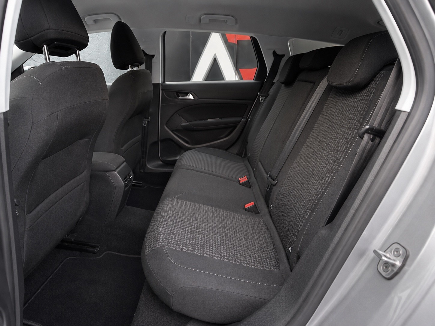 Peugeot 308 SW 1.2 PureTech — fotografia 9