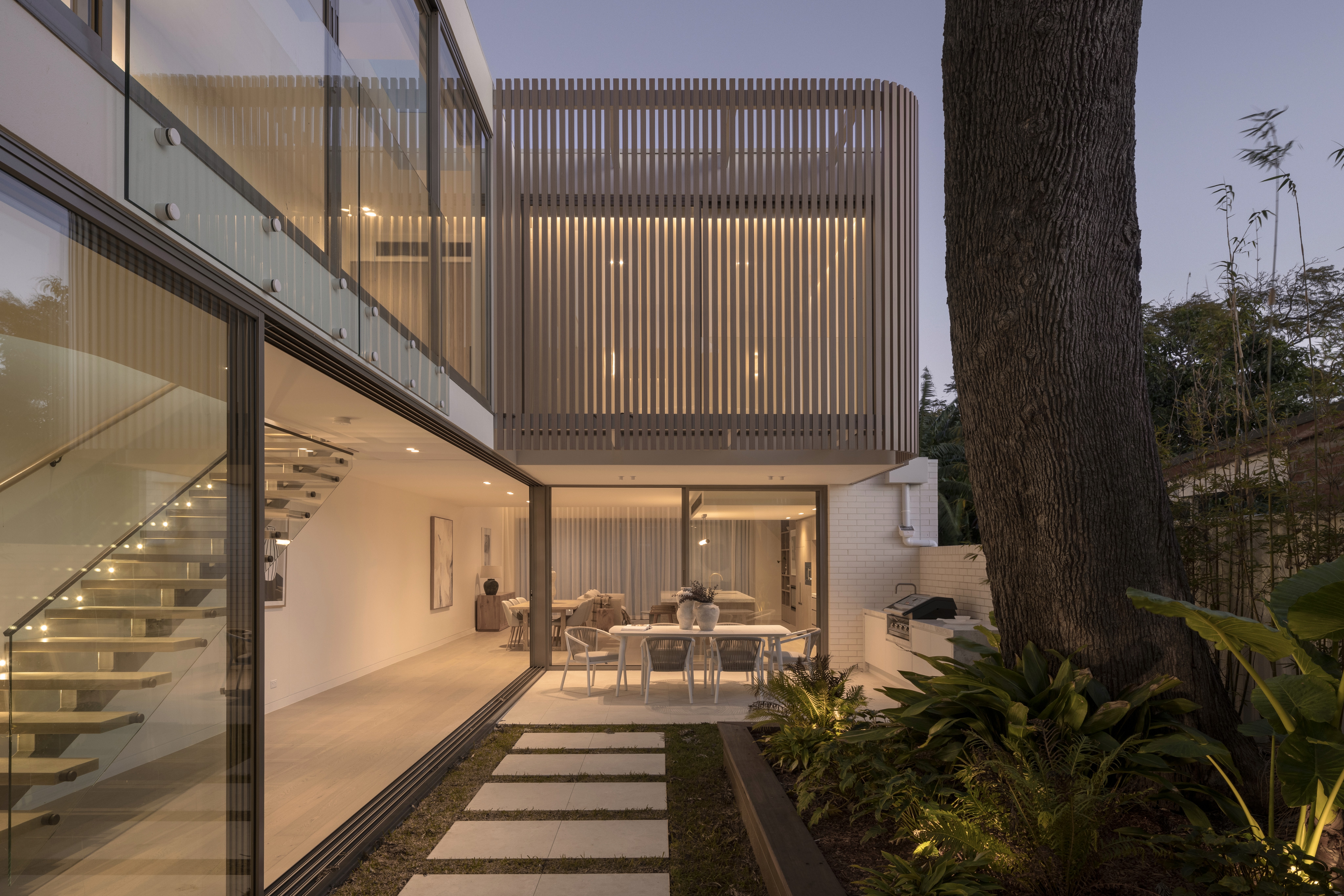 twilight photography of an architectural home in Sydney