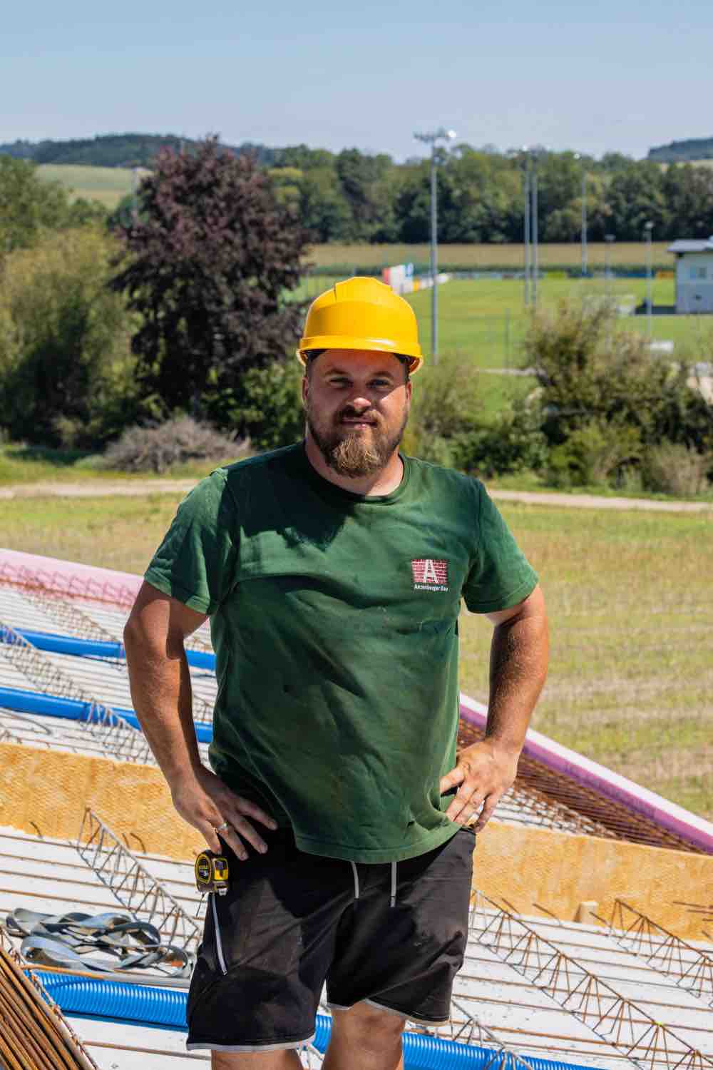 Bauarbeiter auf Dach