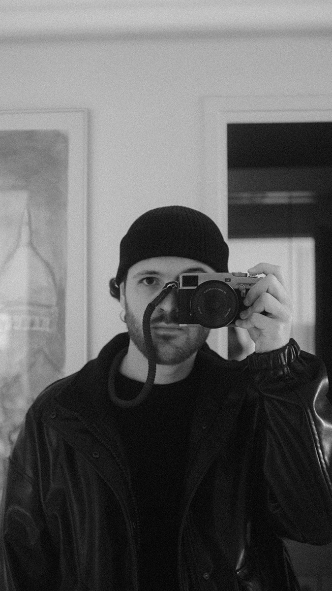 Paris Photographer - LeParisPro. Weddings, engagements, proposals, lifestyle and fashion photoshoots.