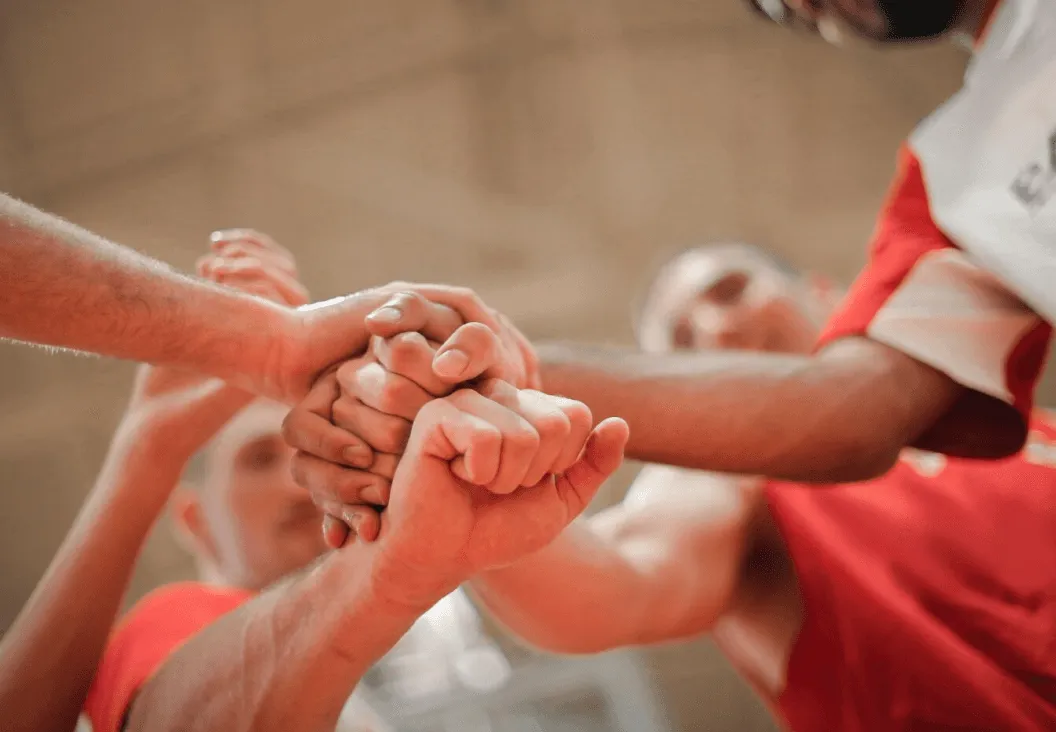 group support and teamwork helping men succeed in a structured weight loss program