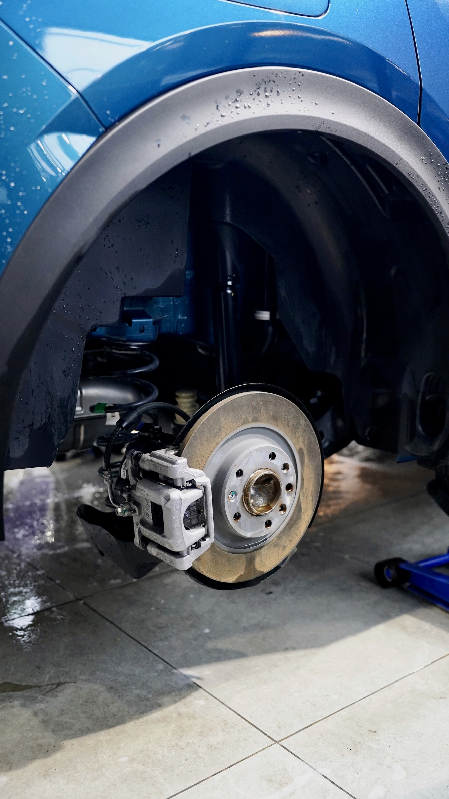 peugeot 408 wheels off clean