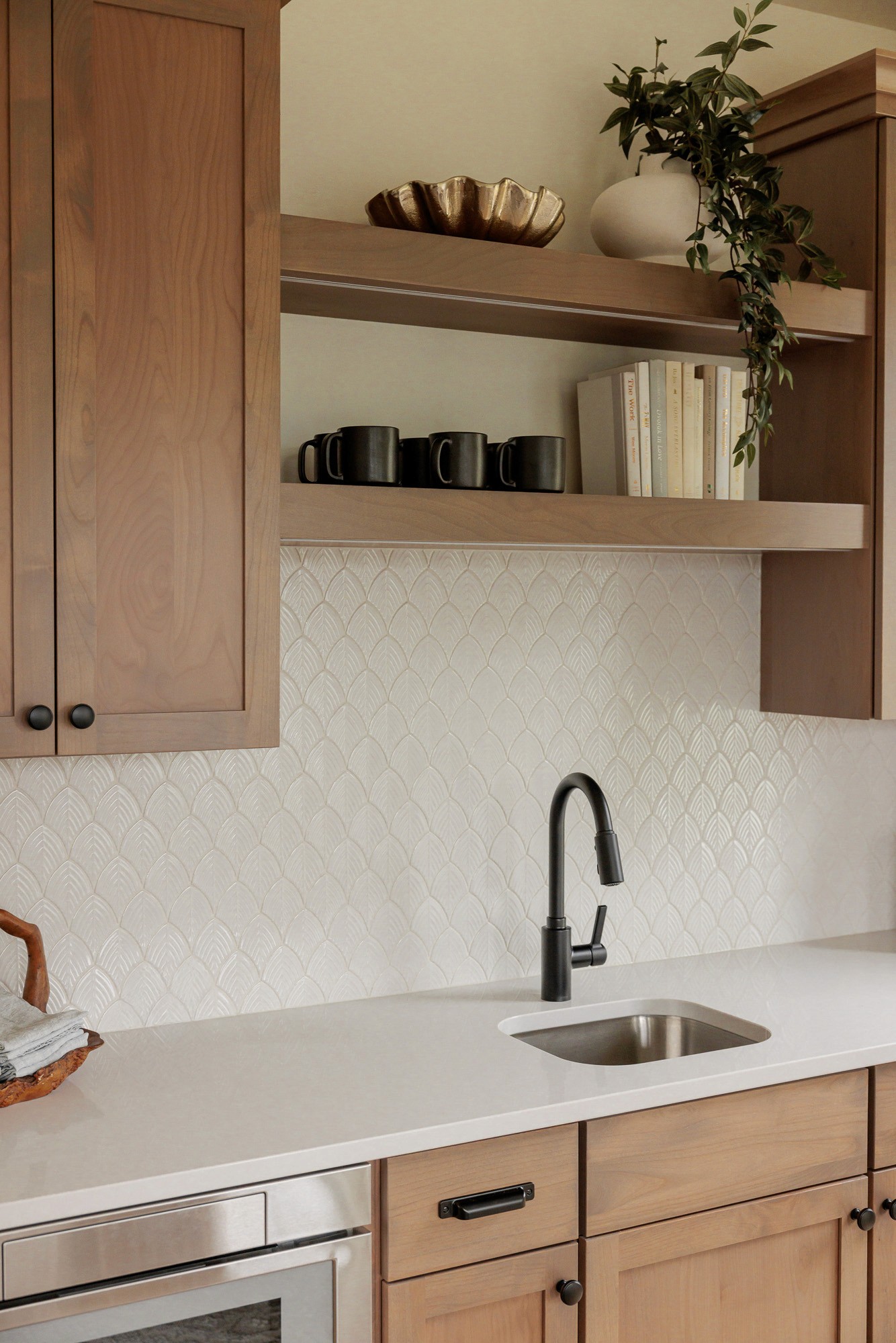 We’re so excited to share details from The Woodinville House: Her Office –– one of our favorite interior design + professional organizing projects in Woodinville, WA.