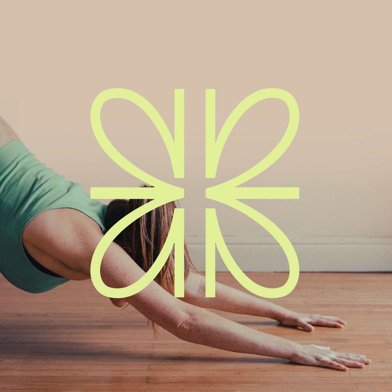 Entrepreneurs engaging in a lively discussion during a Bizz Buzz networking event.