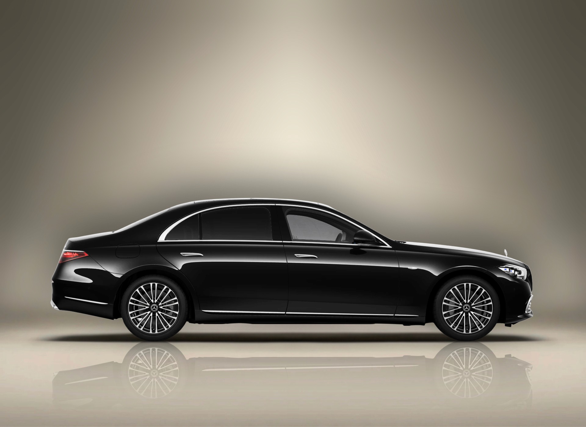 Location Mercedes classe S 500 noir à Dubaï – Keyz Rent | Voiture de luxe