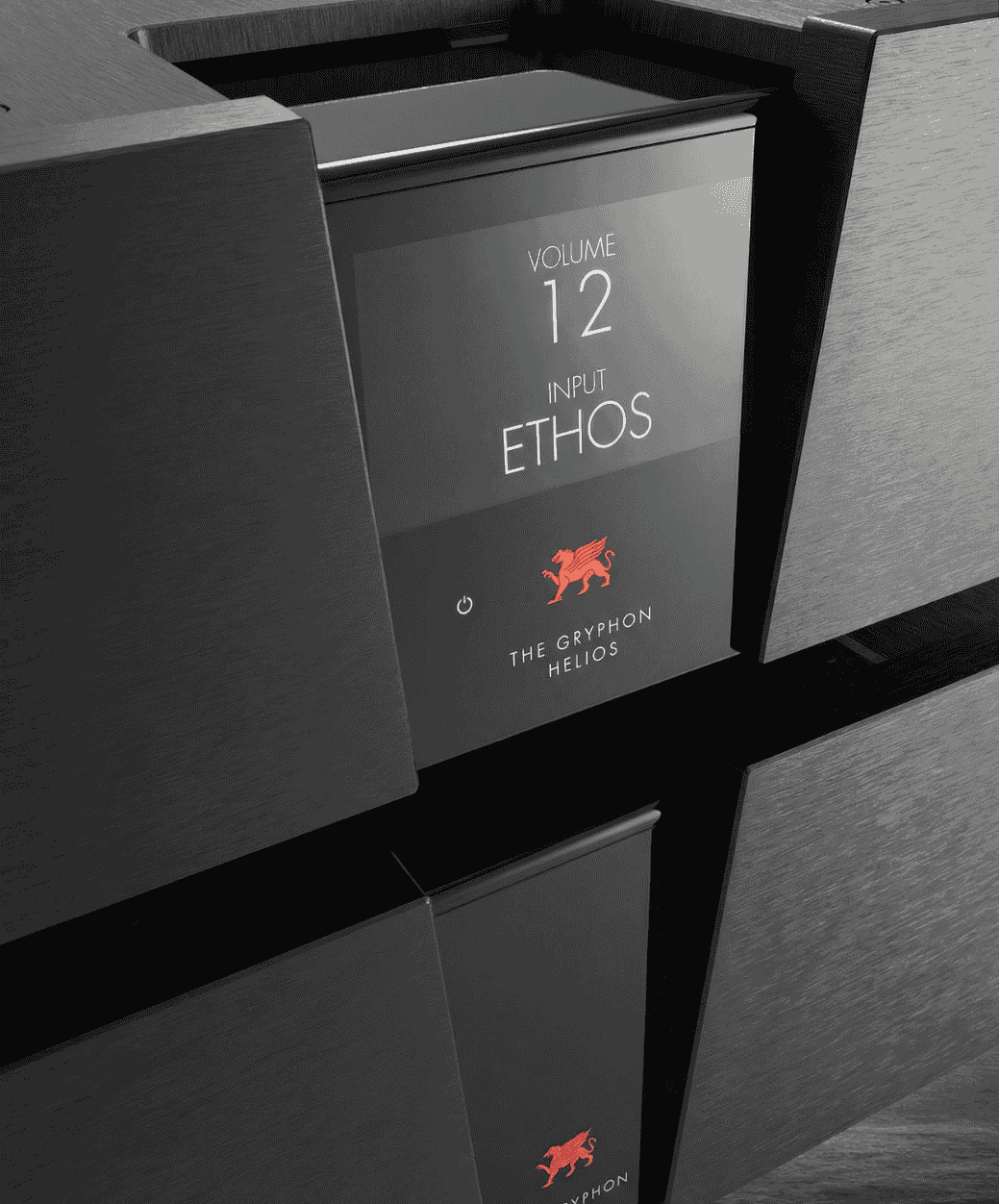 The Gryphon Audio - Preamplifier - HELIOS - Zoom front - LE STUDIO HIFI Official Gryphon Audio Dealer