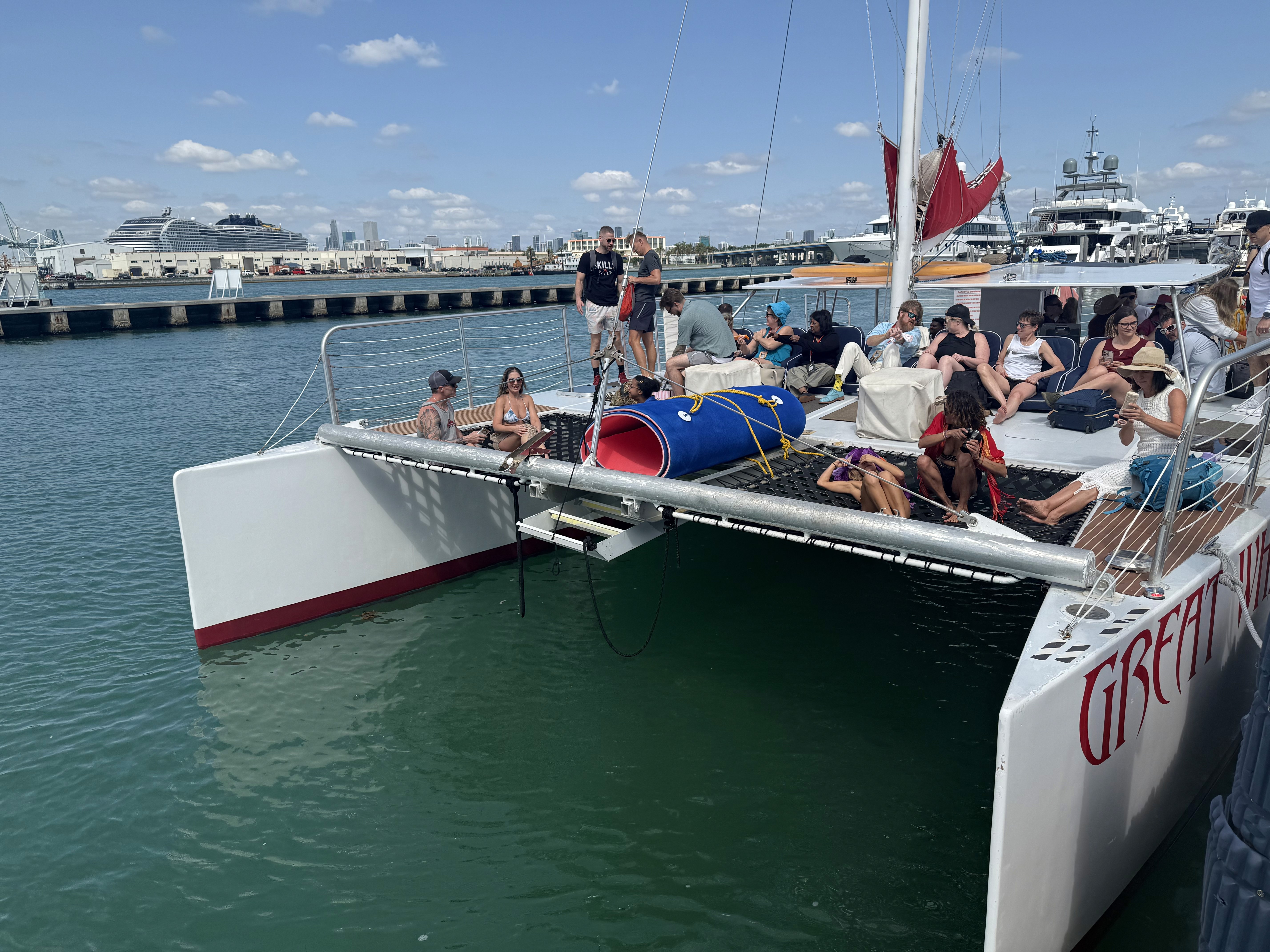 Catamaran Great White