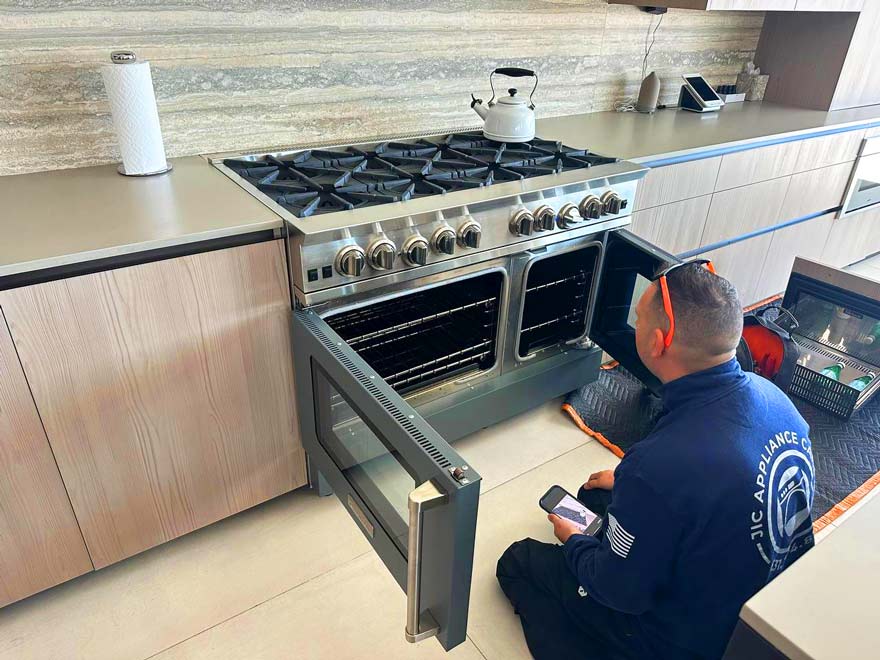 hero image of a range machine fixing a range oven appliance