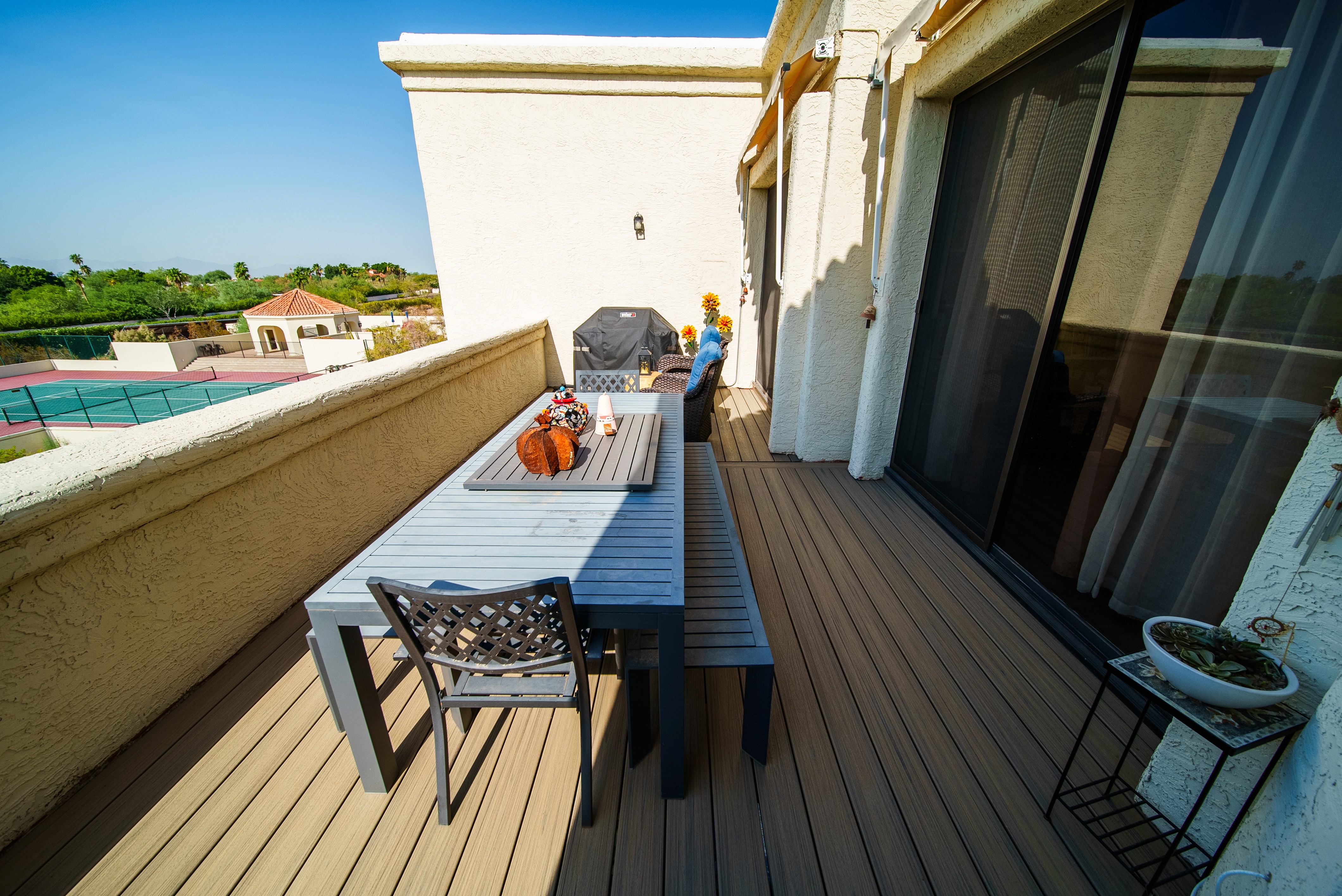 HBC Desks – Balcony Renewal with Trex Enhance decking
