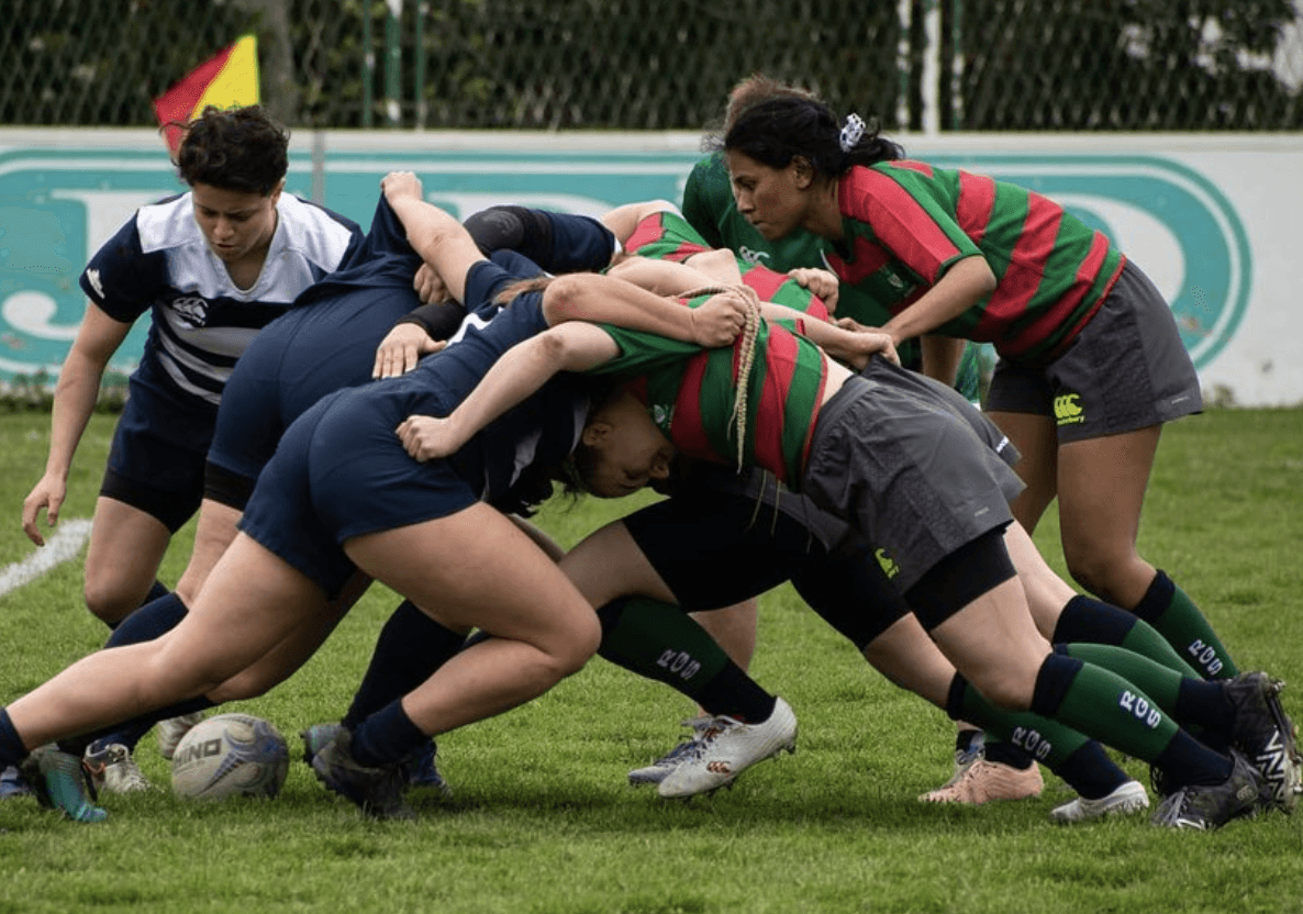 female players in scrum