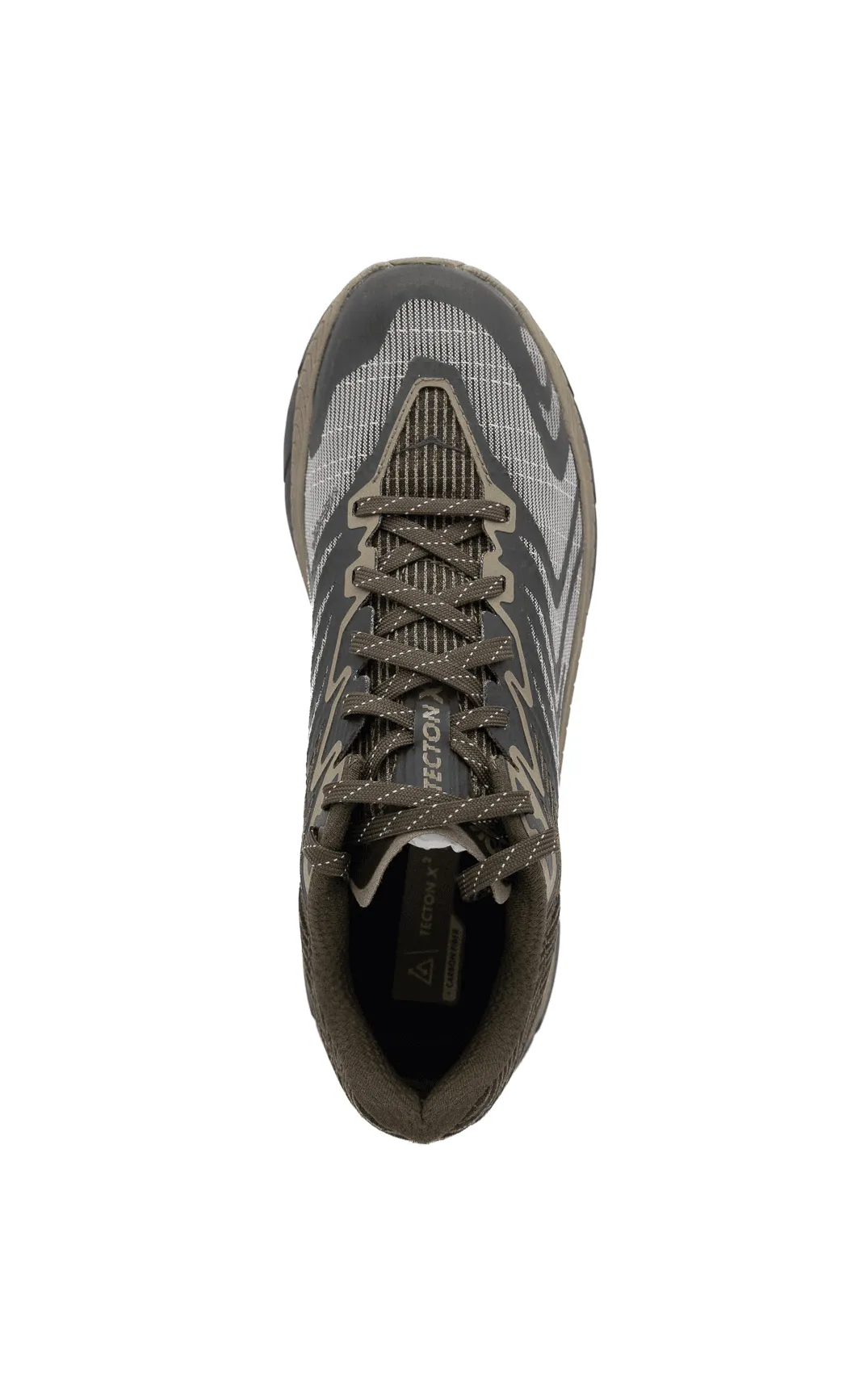 Photographie de packshots produits de mode e-commerce pour chaussures de sport et équipement outdoor.