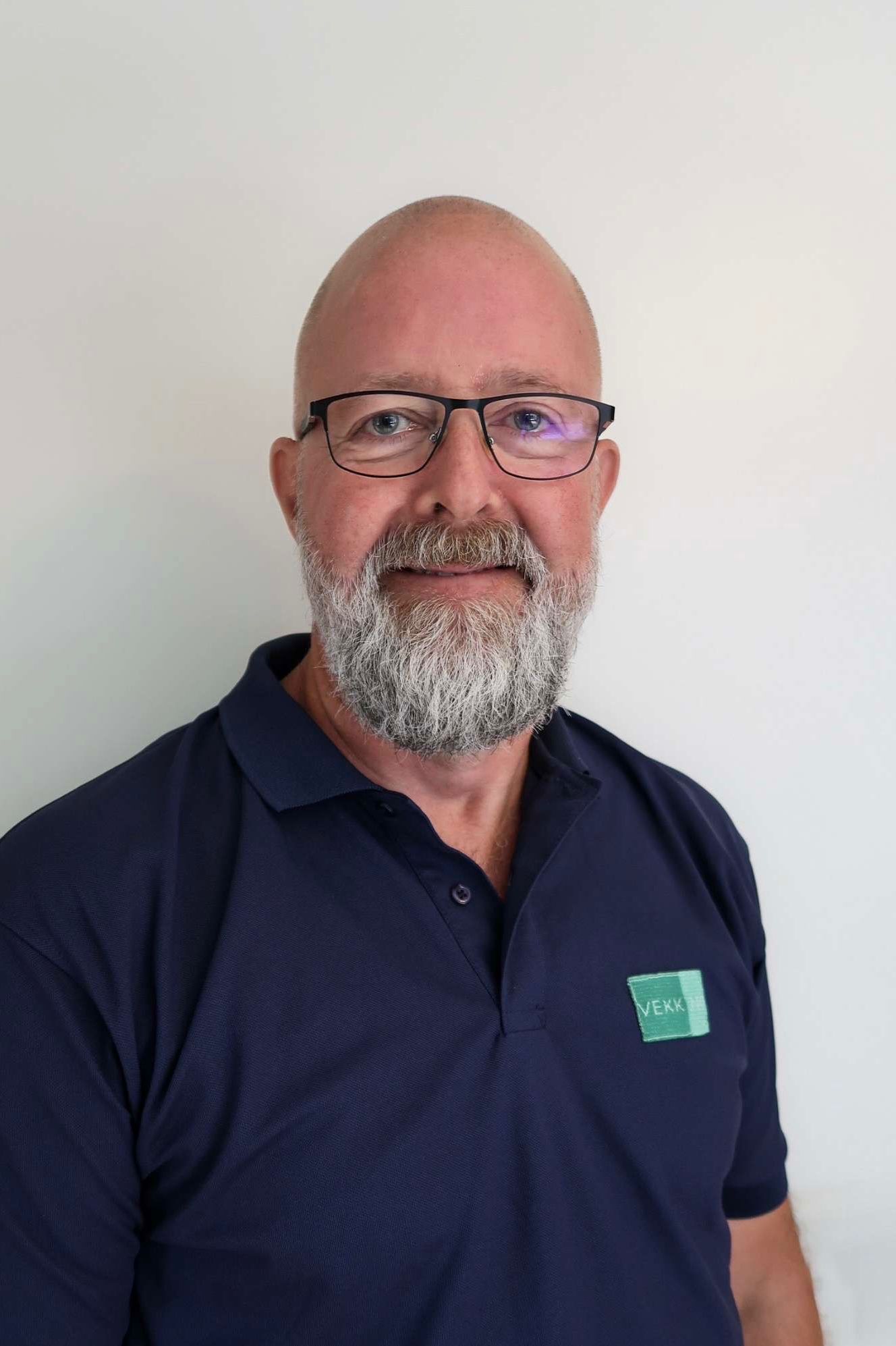 Portrett av Lars fra Vekk.no som smiler